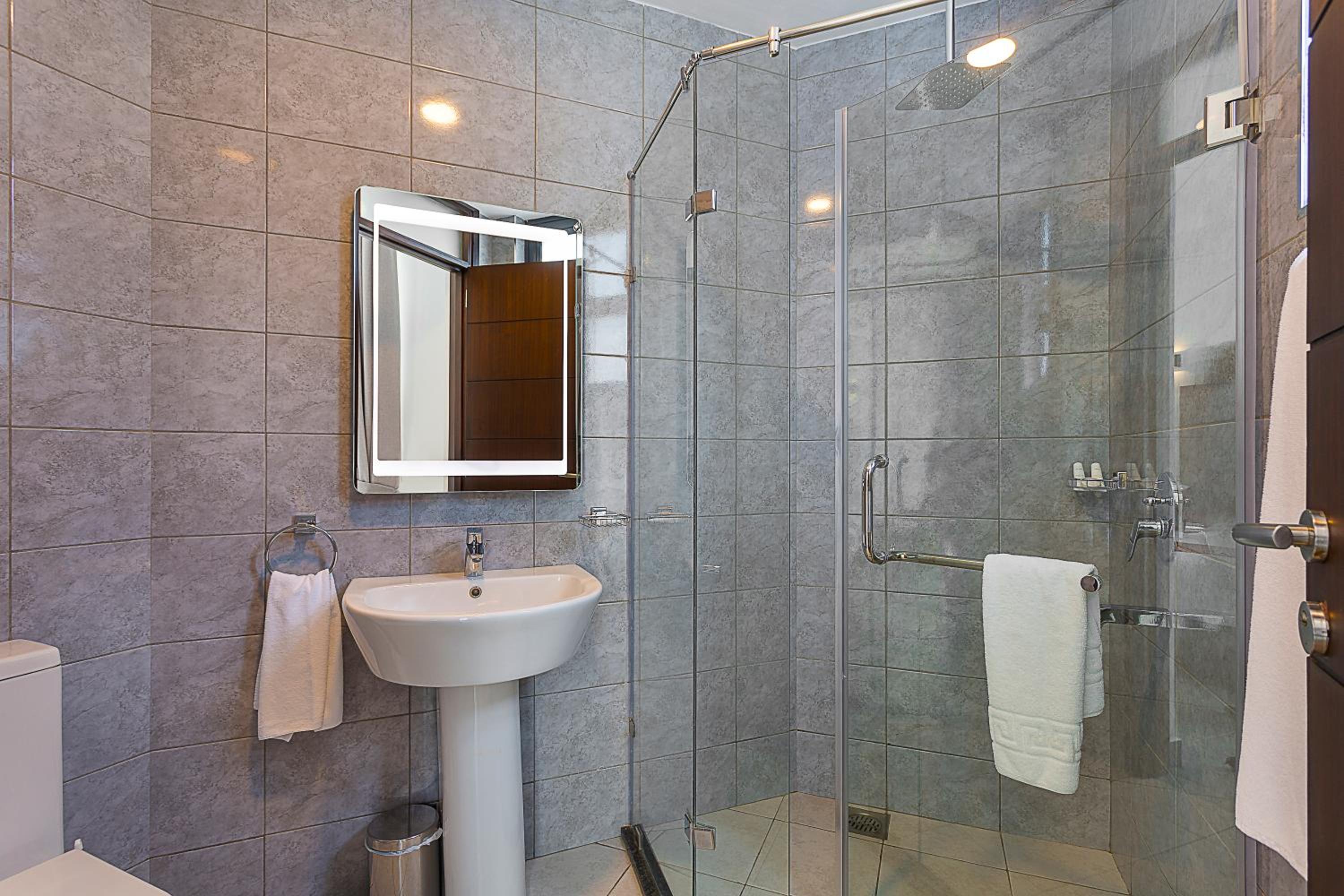 L'Aziz Suites - Near Aga Khan Hospital photo 51 of 52