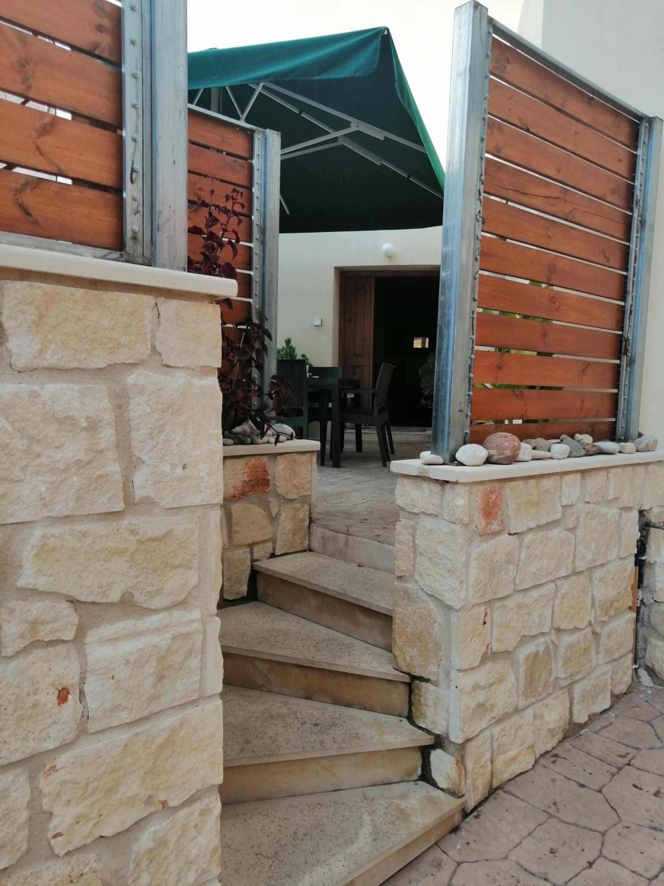 Fontana Traditional House