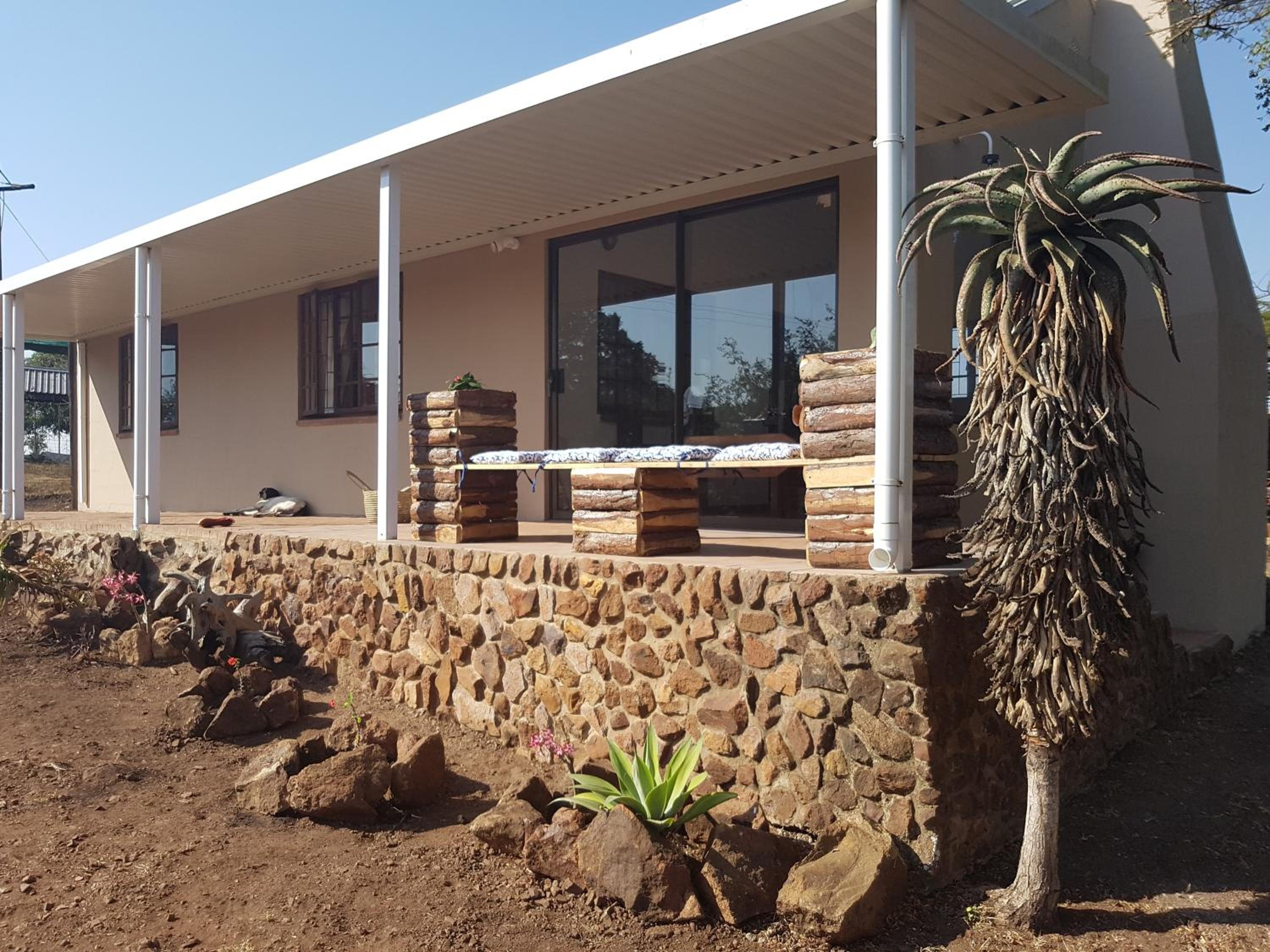 Aloe View Rock Lodge view 3