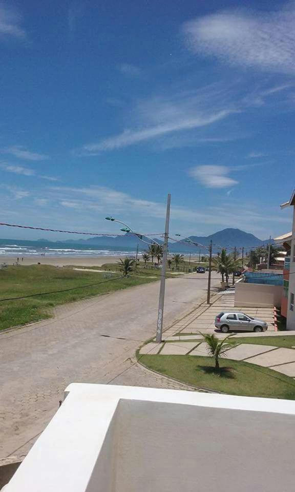 Casa frente a praia e picina