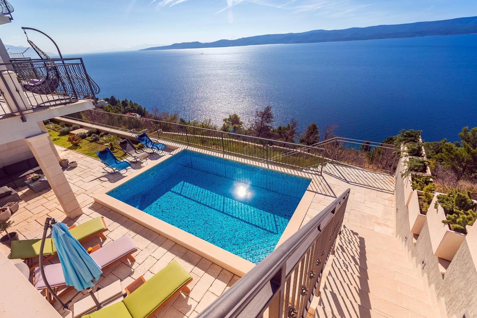 Villa S&A with heated private pool, 3 bedrooms, 3 bathrooms, playground view 3