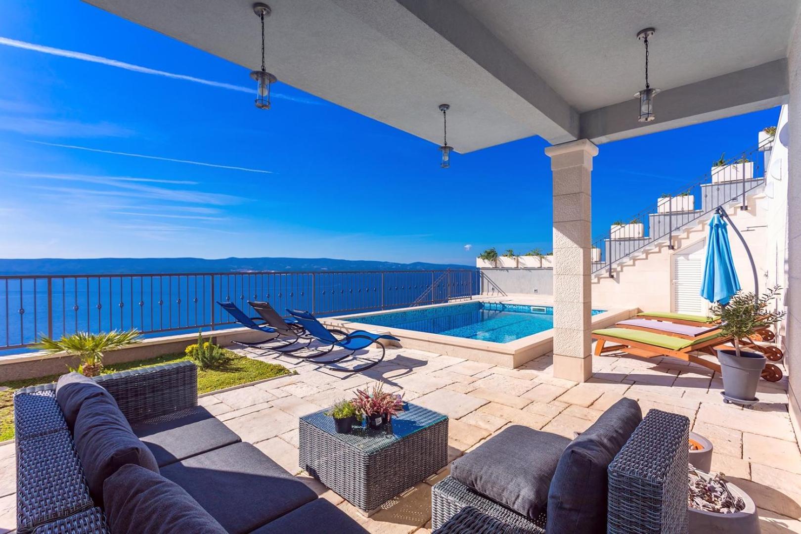 Villa S&A with heated private pool, 3 bedrooms, 3 bathrooms, playground view 4