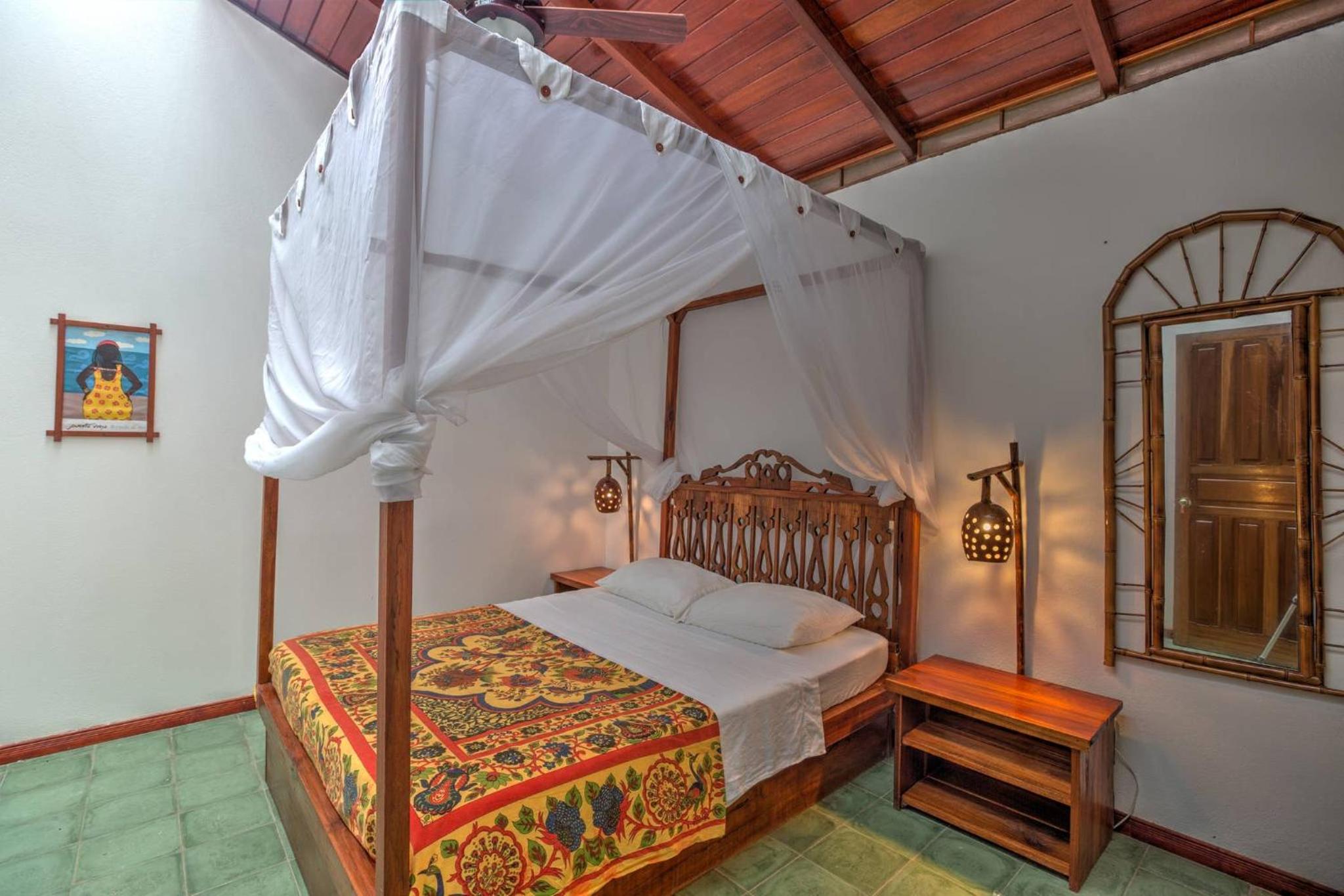 Villa 4 - Amazing 2 Bed Villa with Private Garden, Playa Chiquita