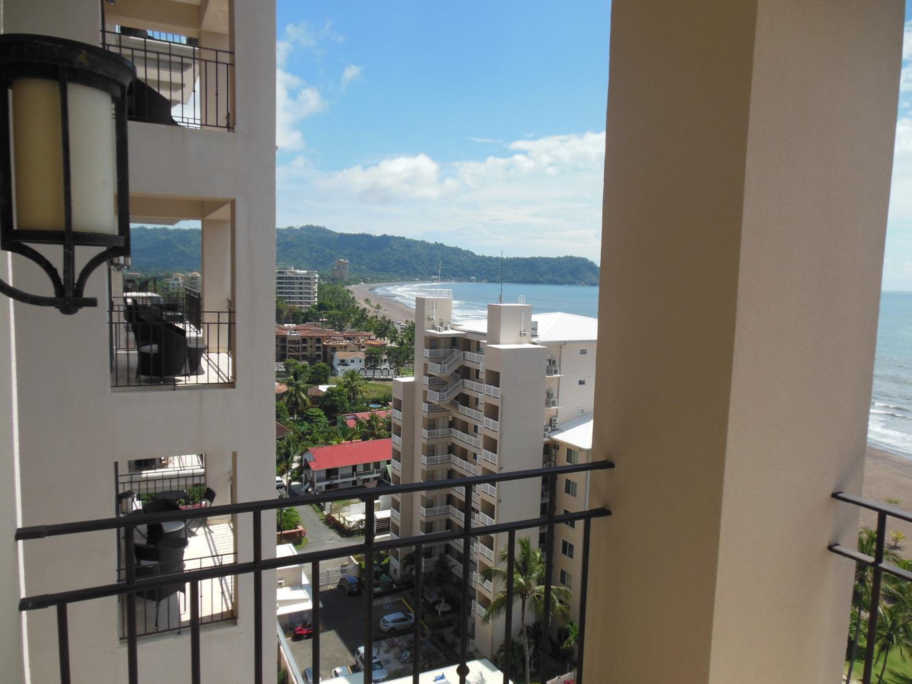 Jaco Oceanfront Condo #1119 in a Luxury Resort