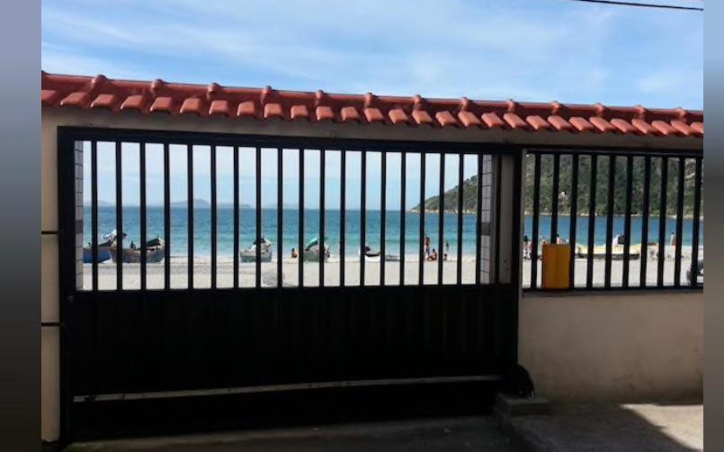 Pé na Areia