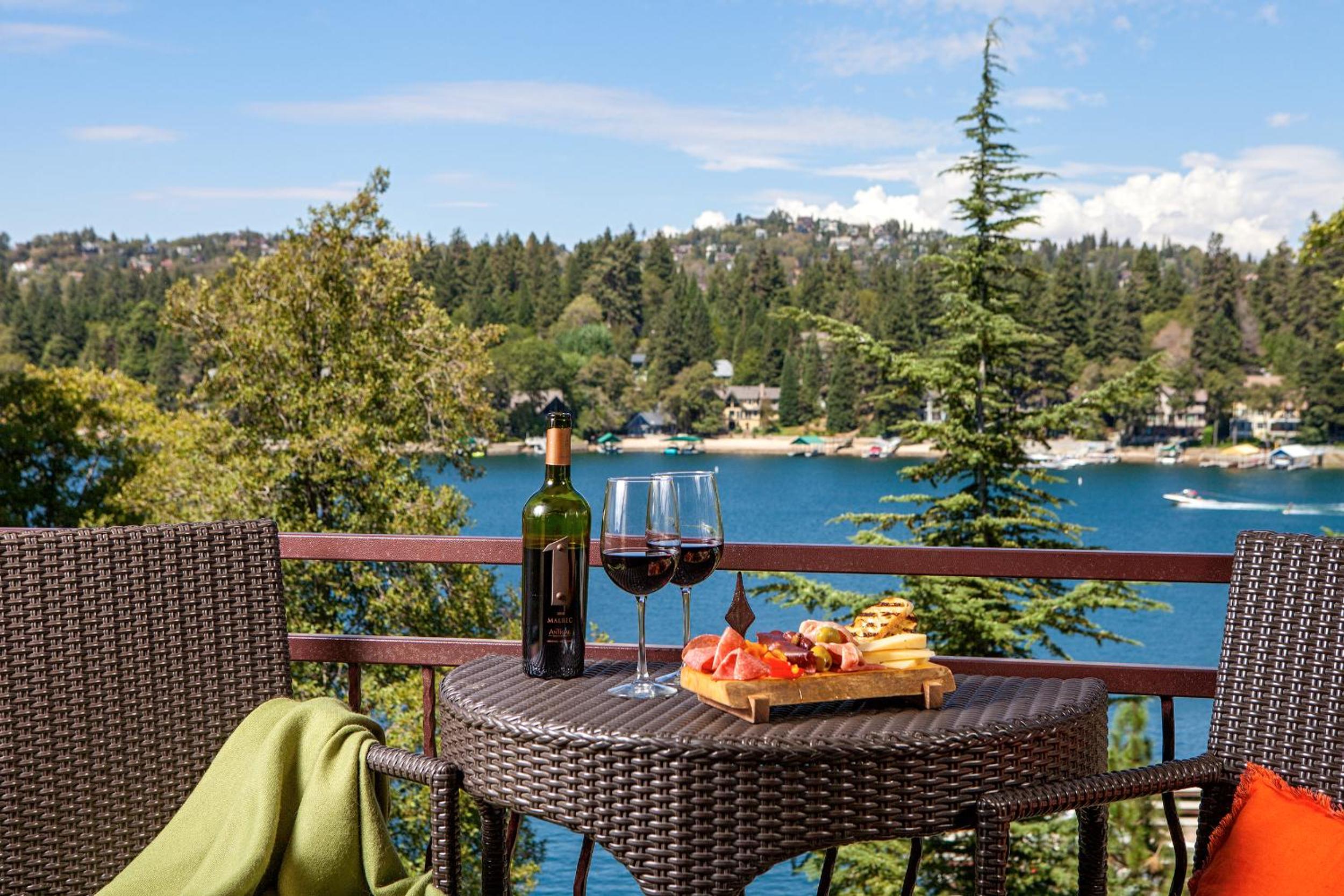 Hotel Lake Arrowhead Resort and Spa