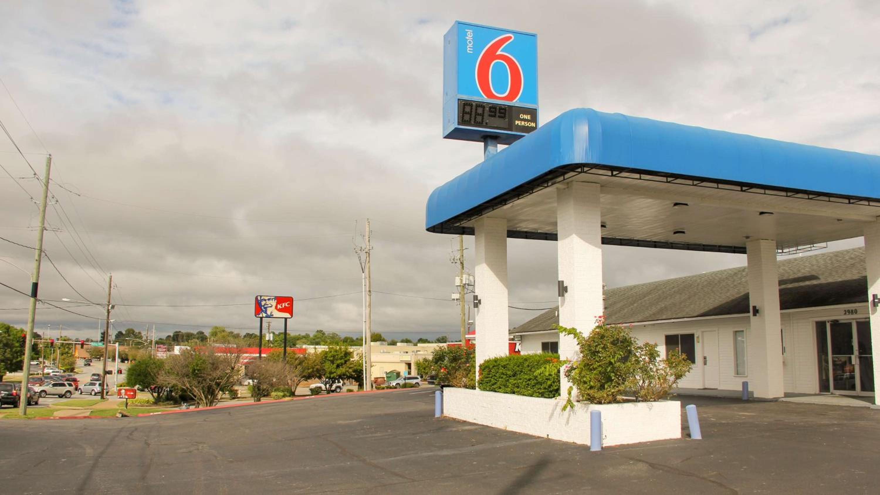 Motel 6-Fayetteville, AR
