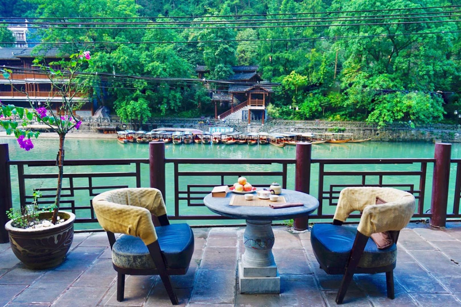 Fenghuang Tujia Ethnic Minority River View Hotel