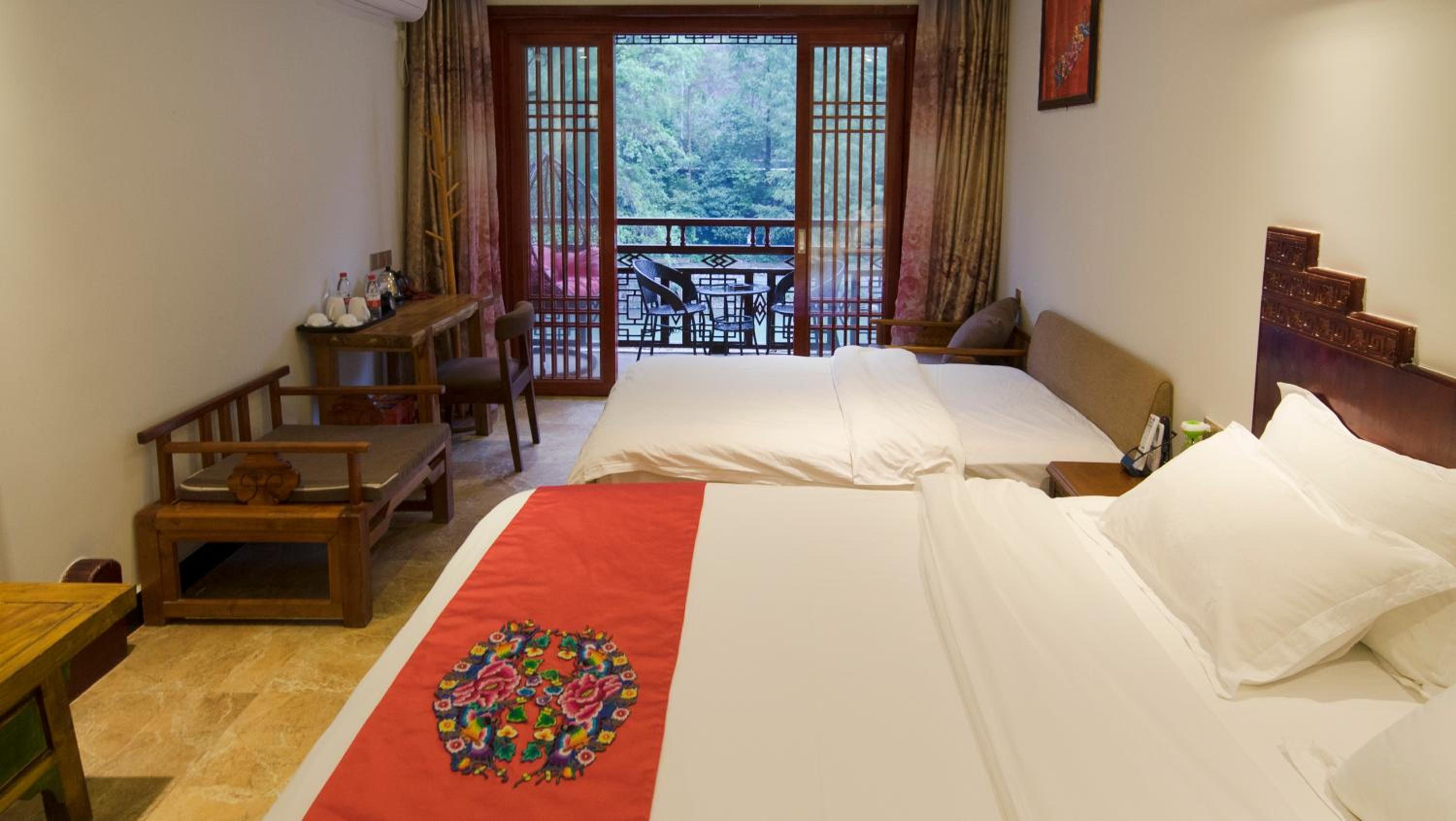 Fenghuang Tujia Ethnic Minority River View Hotel