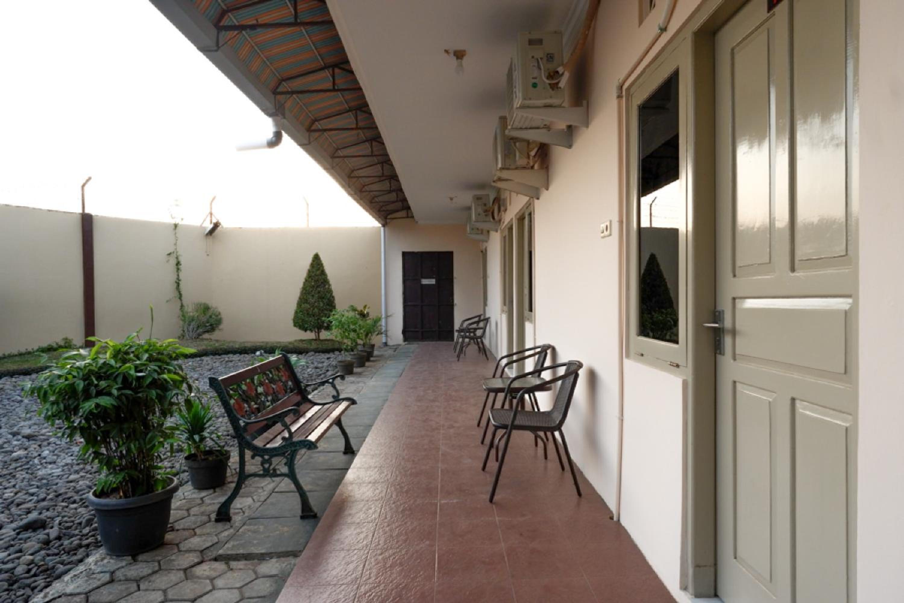 RedDoorz near GOR Satria 3, プルウォケルト - 10