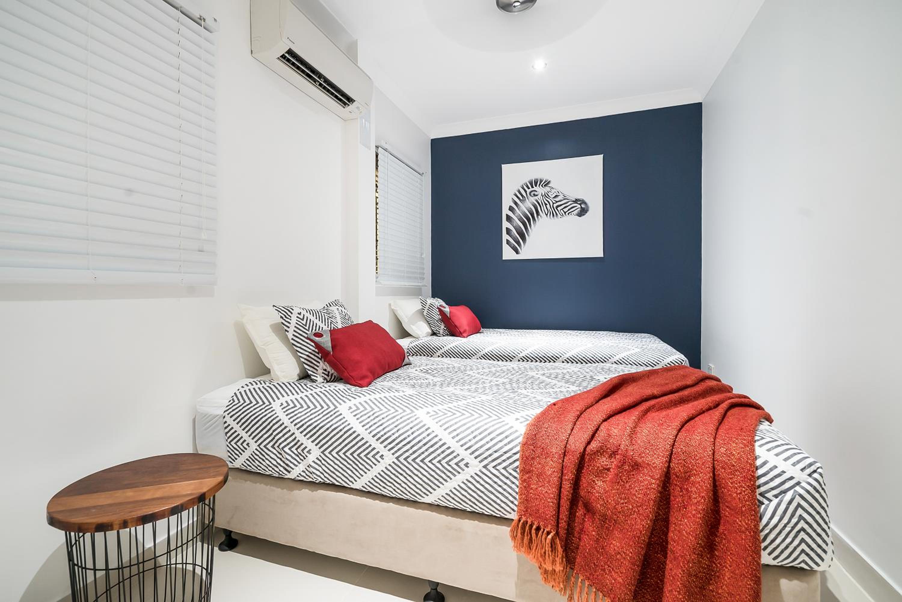 4 BDR Gardens Escape Inner City Townhouse with Secure Parking and Spa