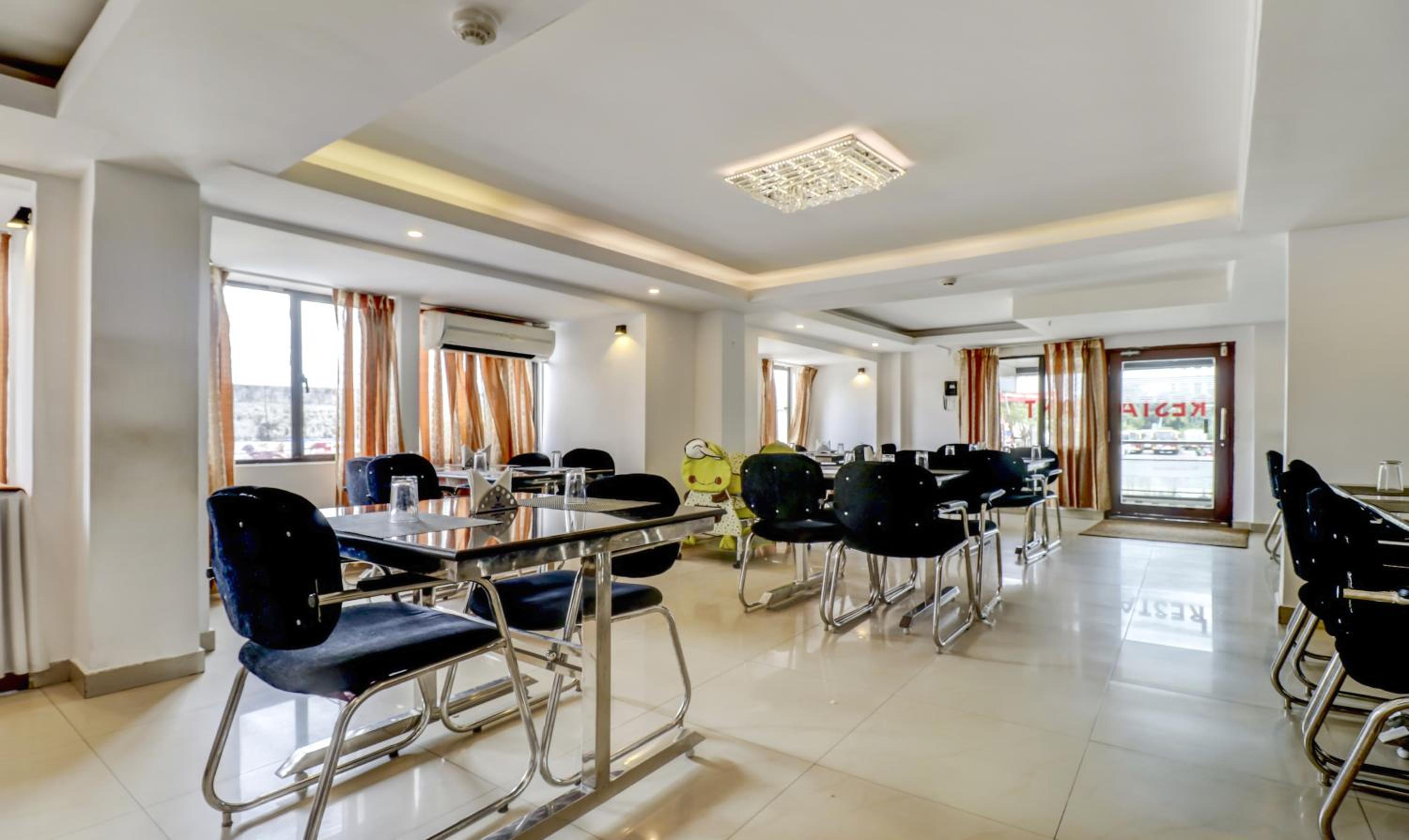Cochin Vacations - Hotel Luciya - Property Image 3