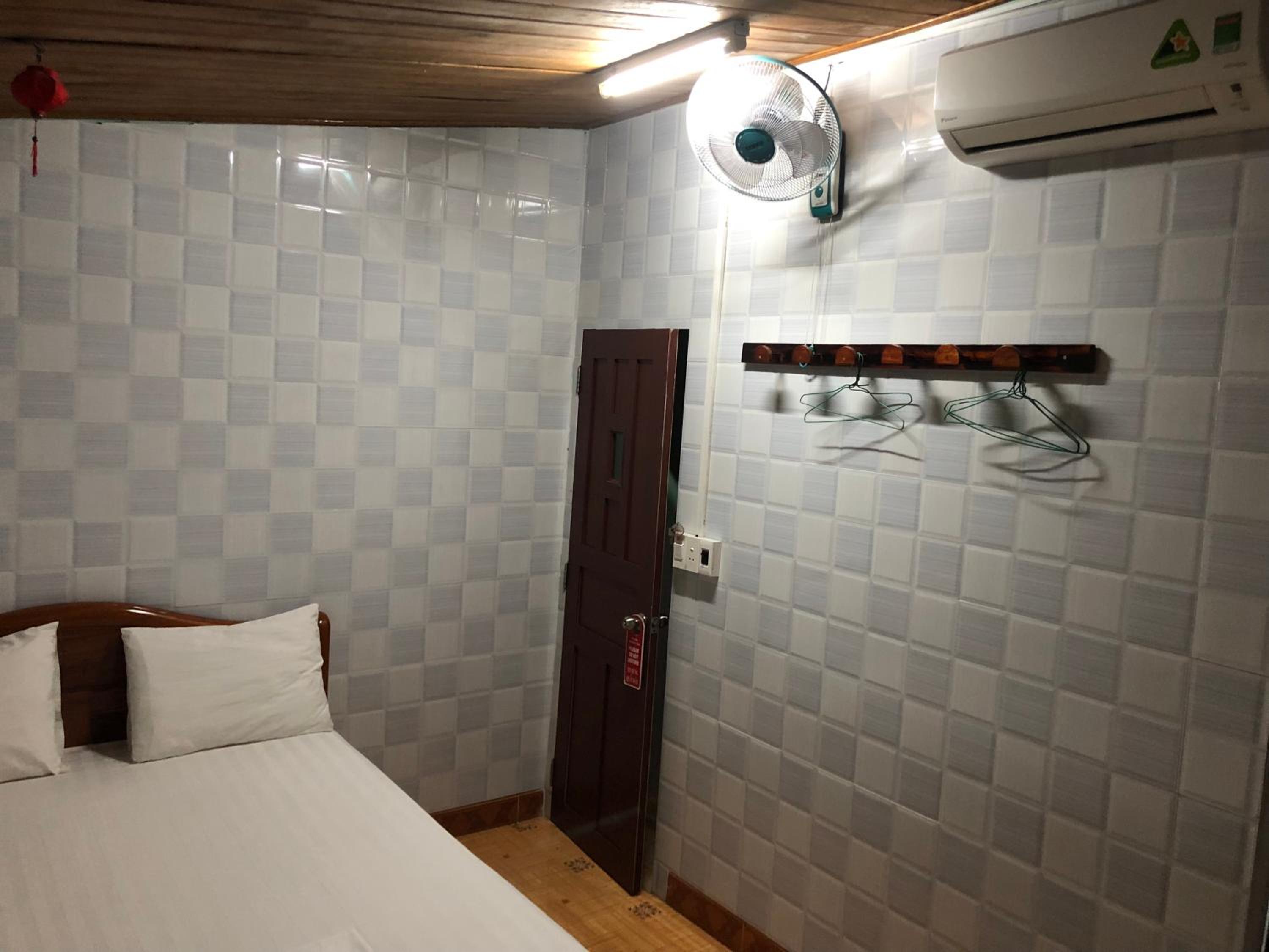 Nha Lan Homestay