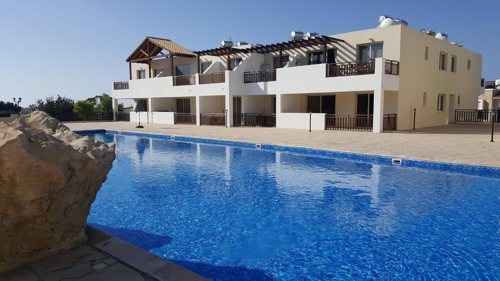 Studio with shower room E3, full kitchen, poolside, FREE WIFI view 5