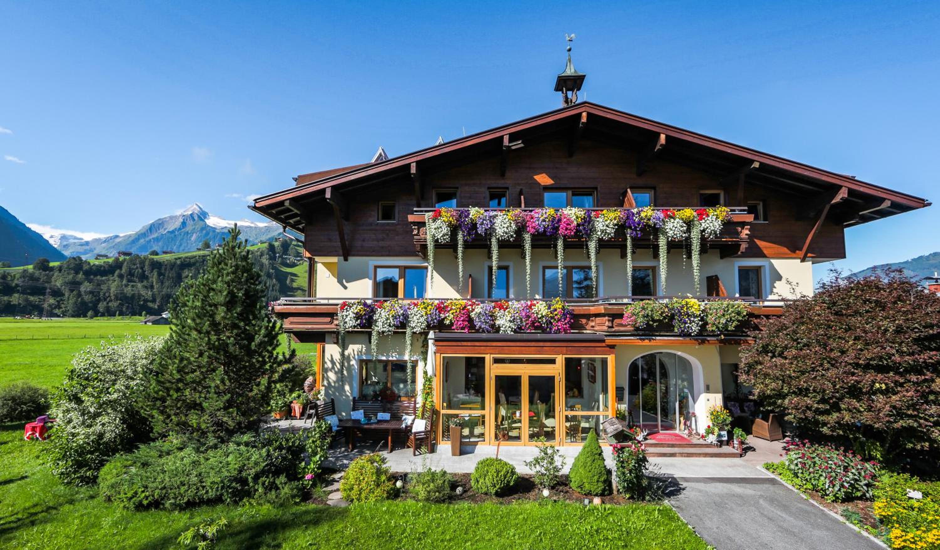 Hotel Simone's Platzerl - Image 1