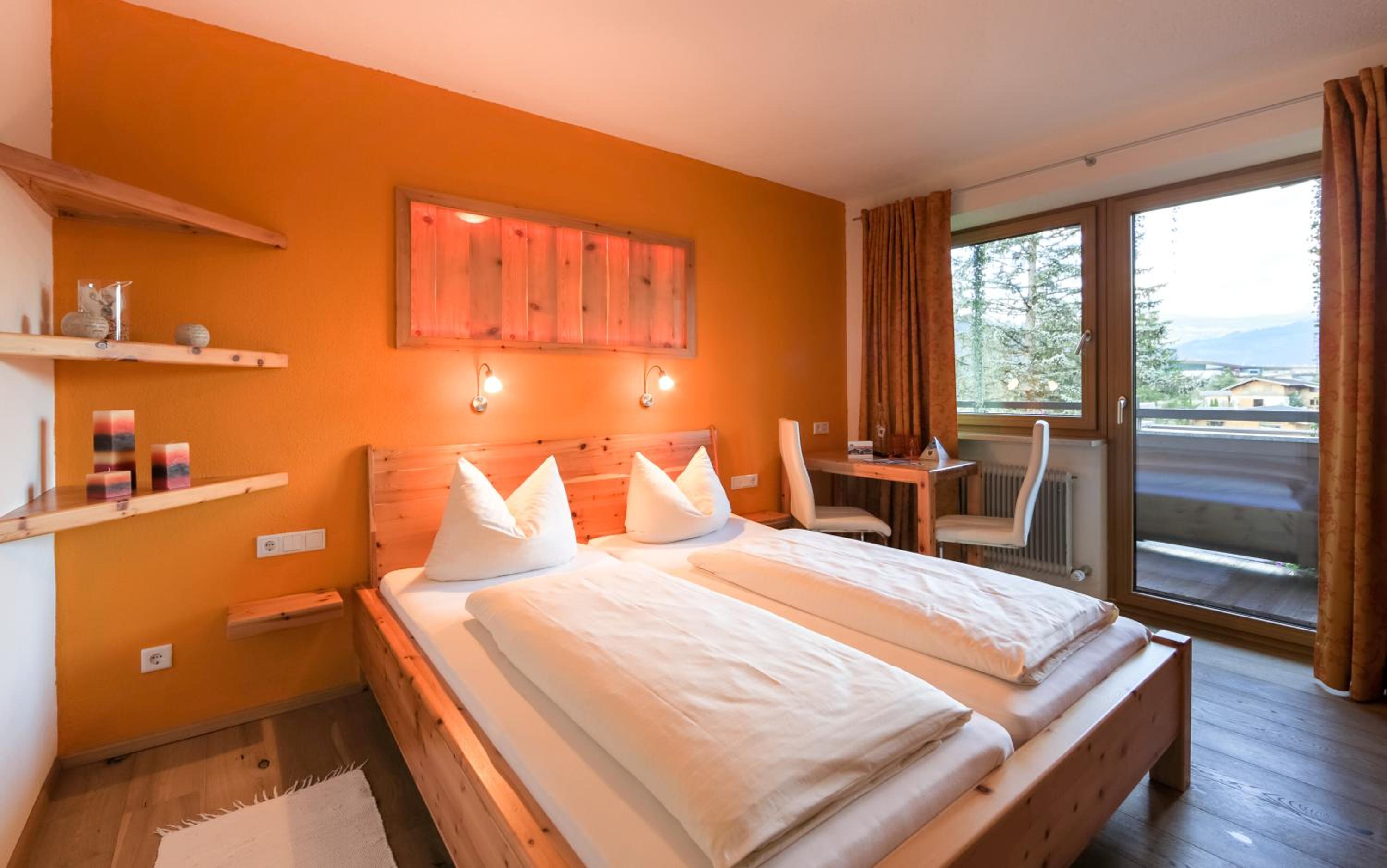 Simone's Platzerl - inklusive täglichem freien Eintritt Tauern Spa - nur 5 Gehminuten, Sommerkarte, privatem Garten mit Schwimmteich, Grill und Saunabereic