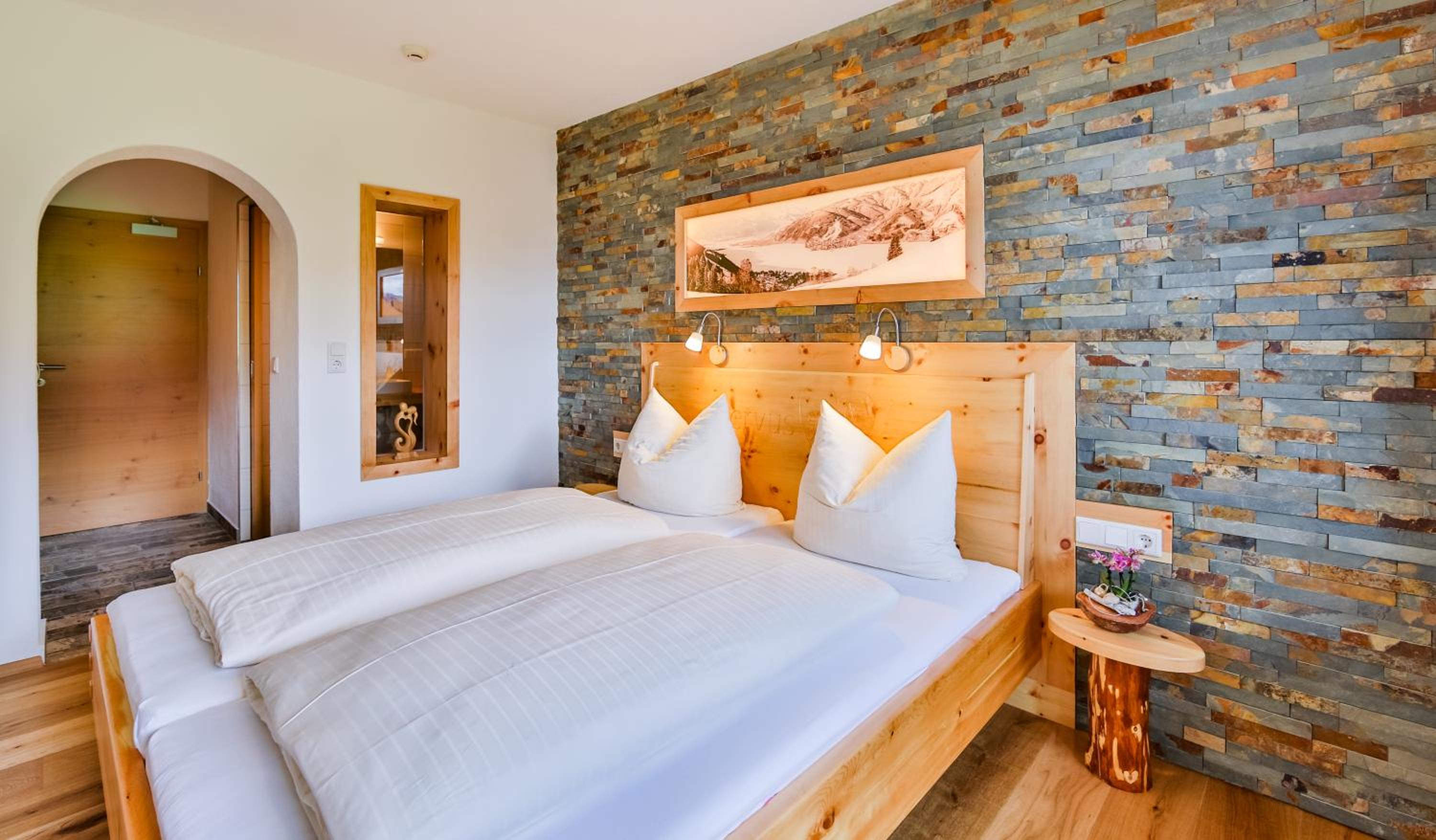 Simone's Platzerl - inklusive täglichem freien Eintritt Tauern Spa - nur 5 Gehminuten, Sommerkarte, privatem Garten mit Schwimmteich, Grill und Saunabereic