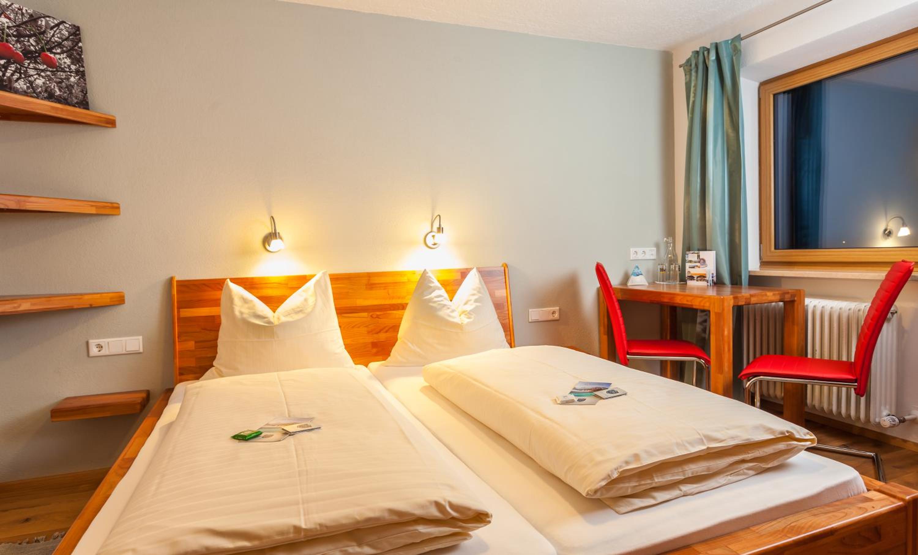 Simone's Platzerl - inklusive täglichem freien Eintritt Tauern Spa - nur 5 Gehminuten, Sommerkarte, privatem Garten mit Schwimmteich, Grill und Saunabereic