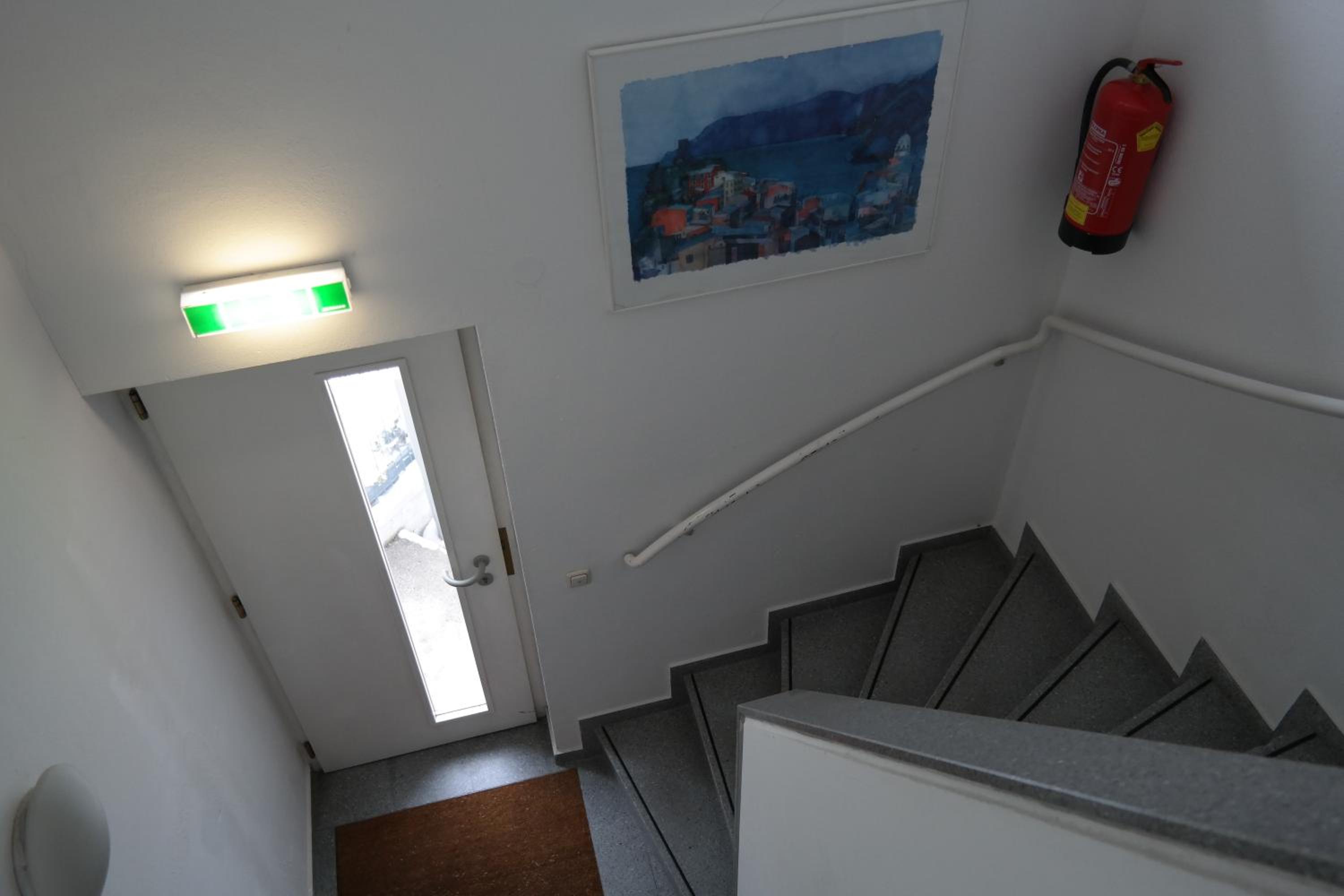 Photo 33