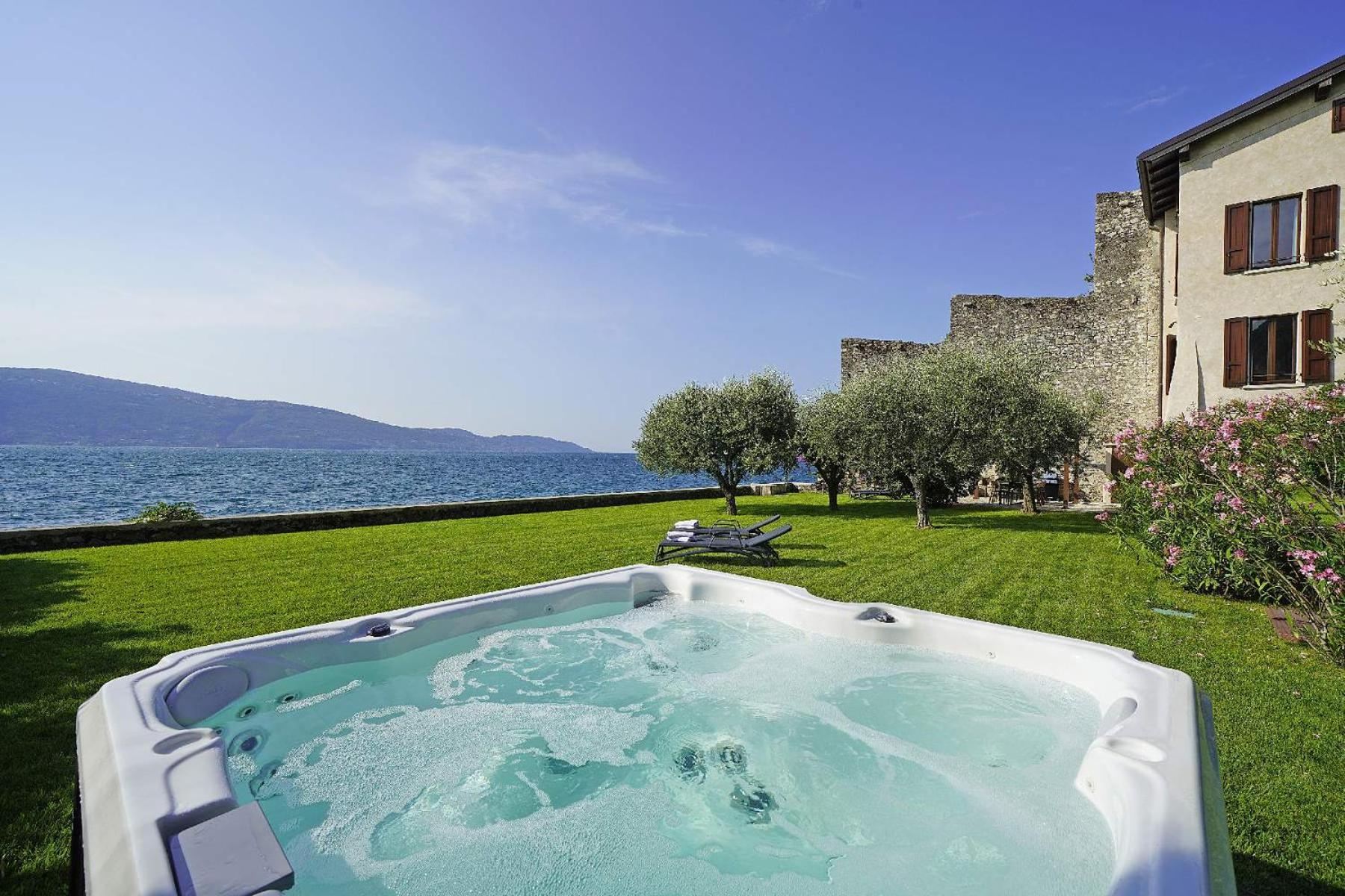 Villa Victoria: luxury waterfront villa with splendid views view 3