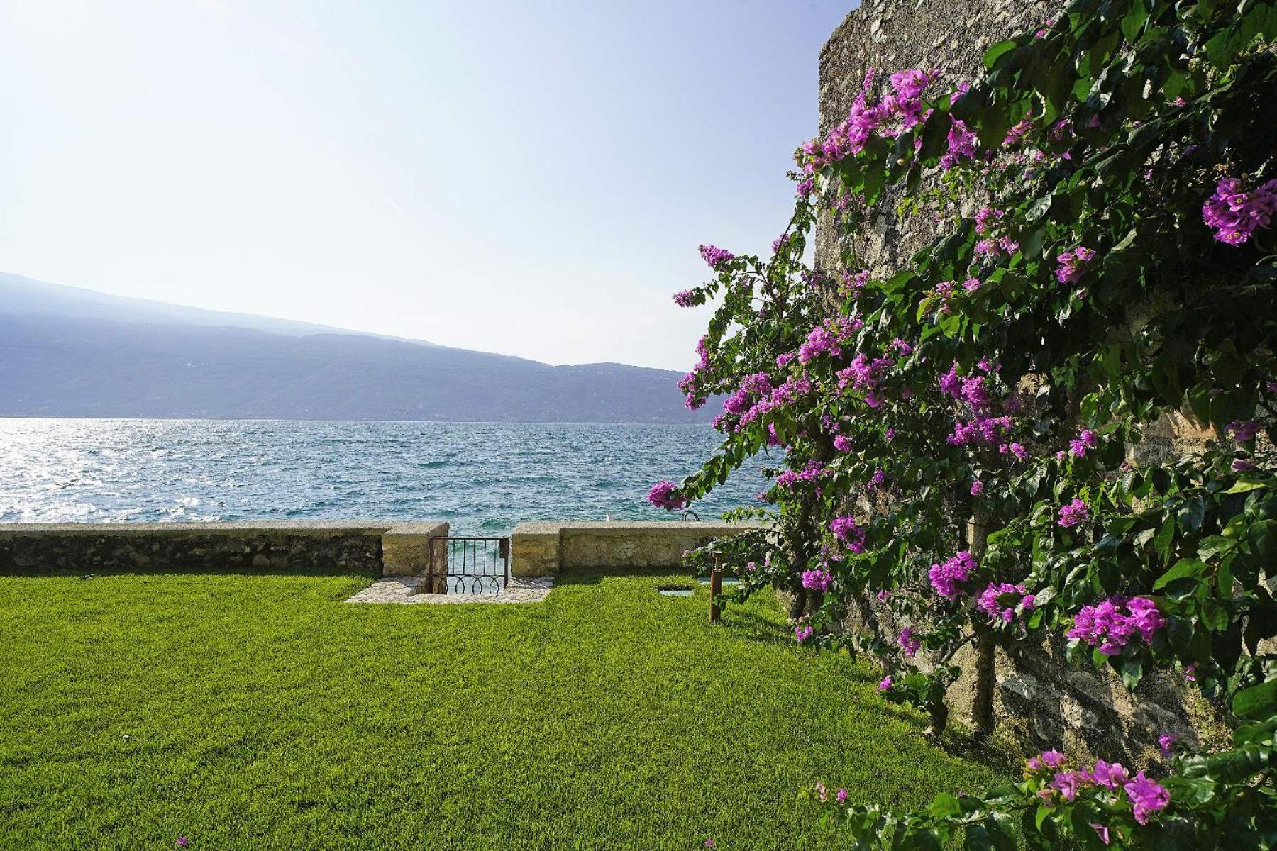 Villa Victoria: luxury waterfront villa with splendid views view 2