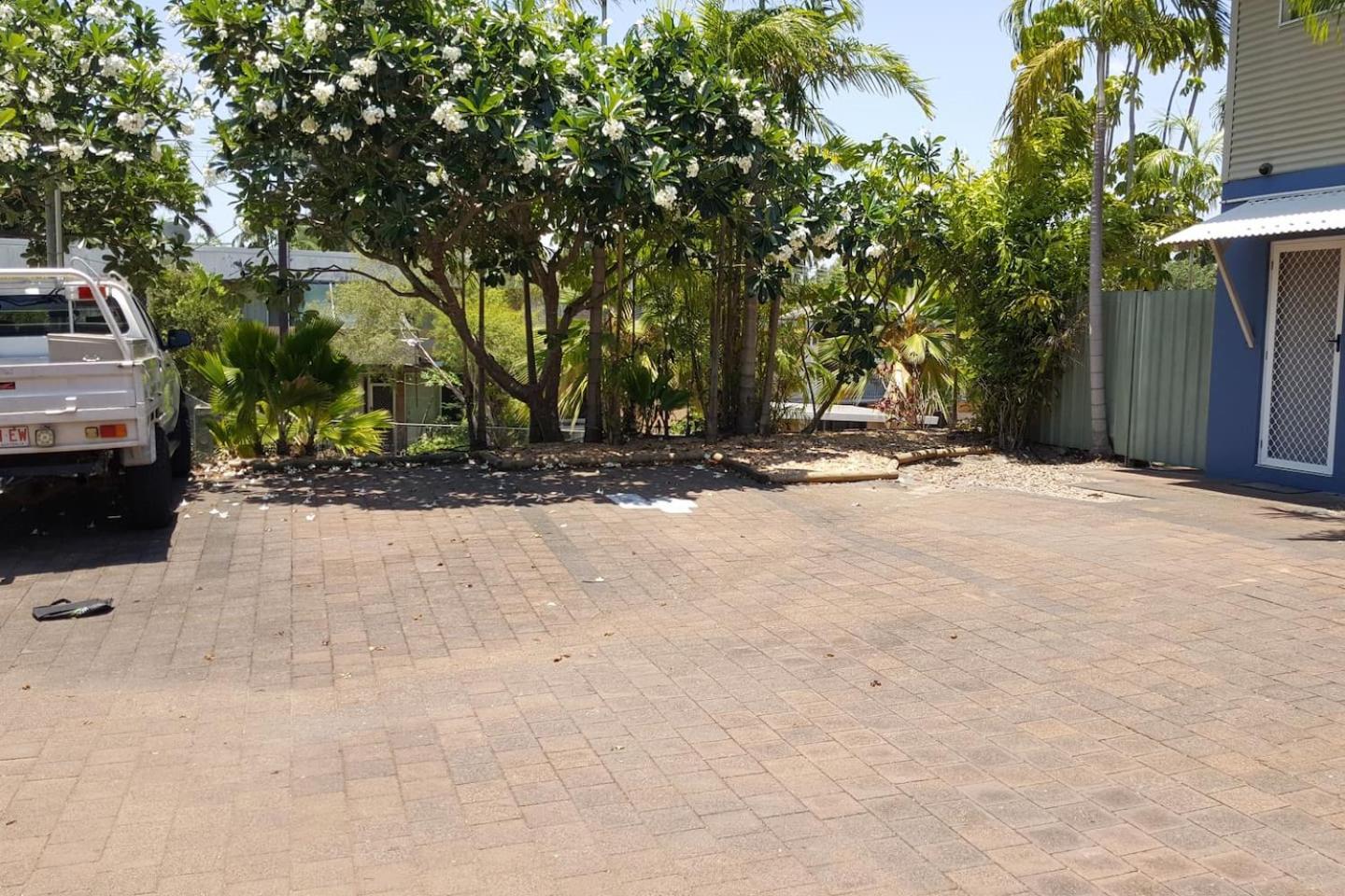 3 Bedroom City Fringe Townhouse with Spa & Courtyard