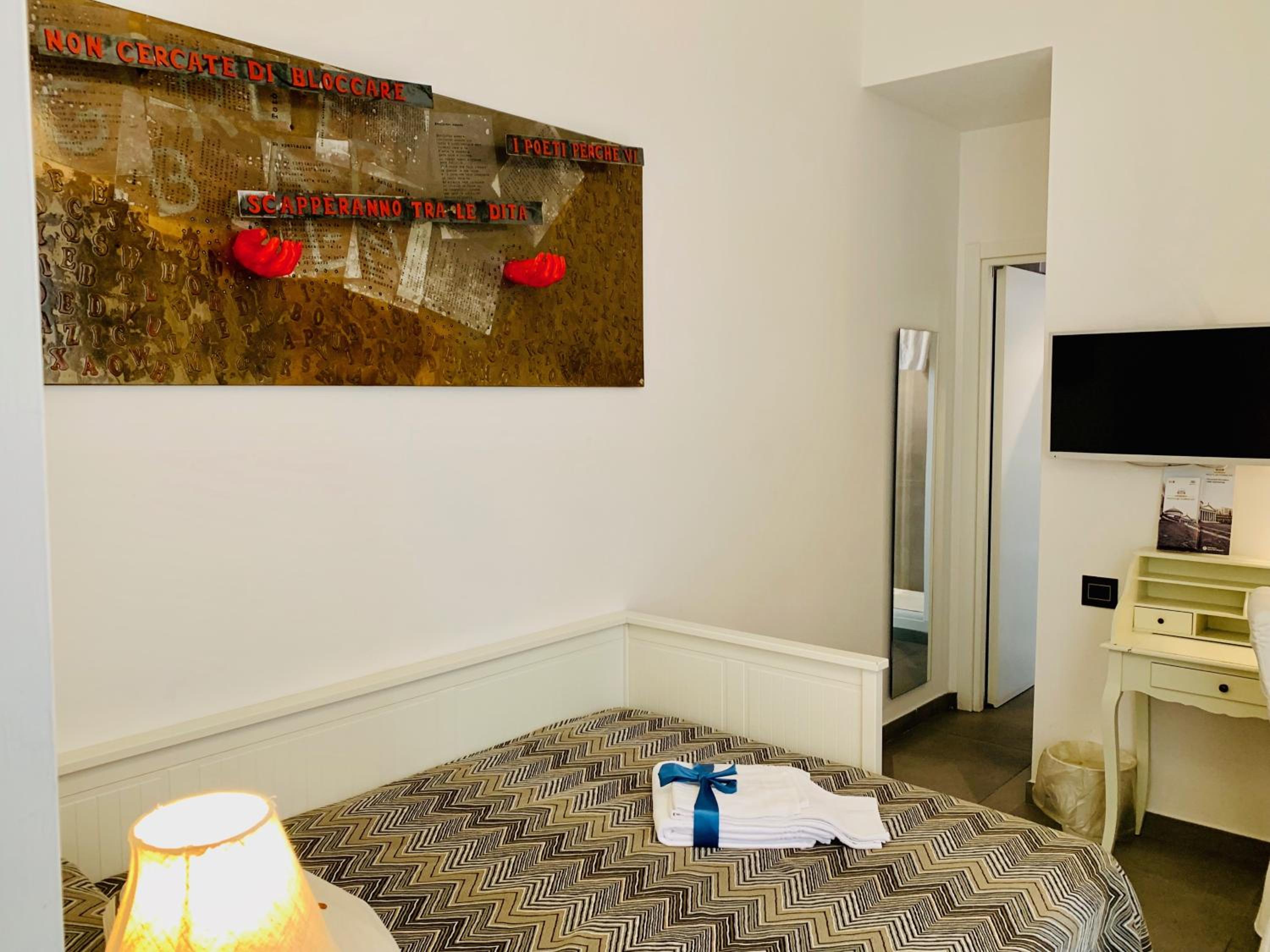 Relais Piazza Del Plebiscito B&B