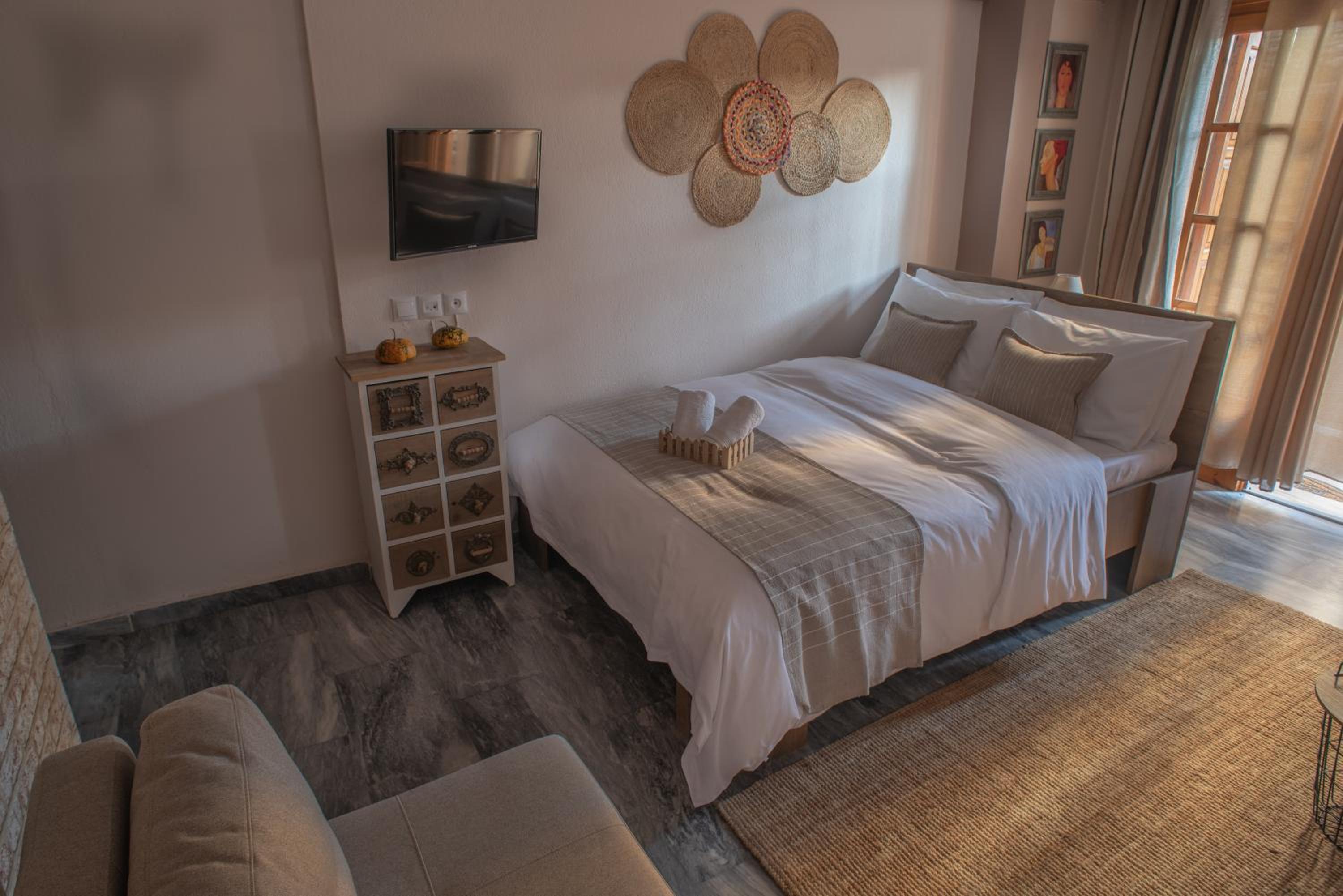 Cozy Studio in Trikala Center with private Parking! photo 2