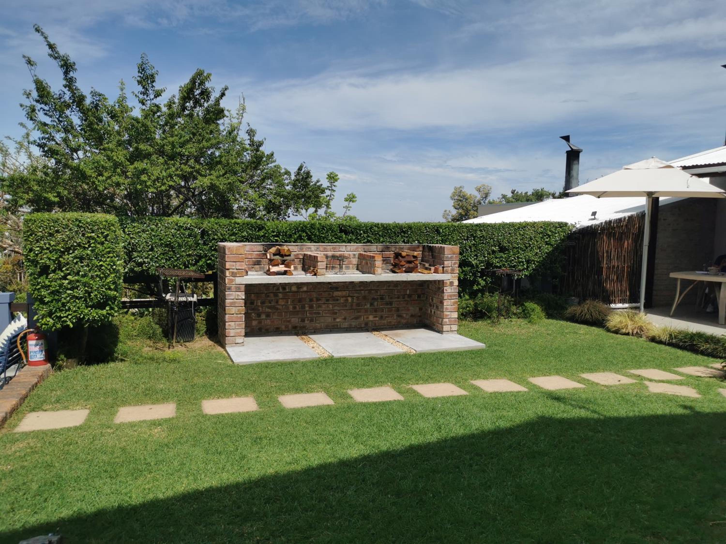 A Hilltop Country Retreat