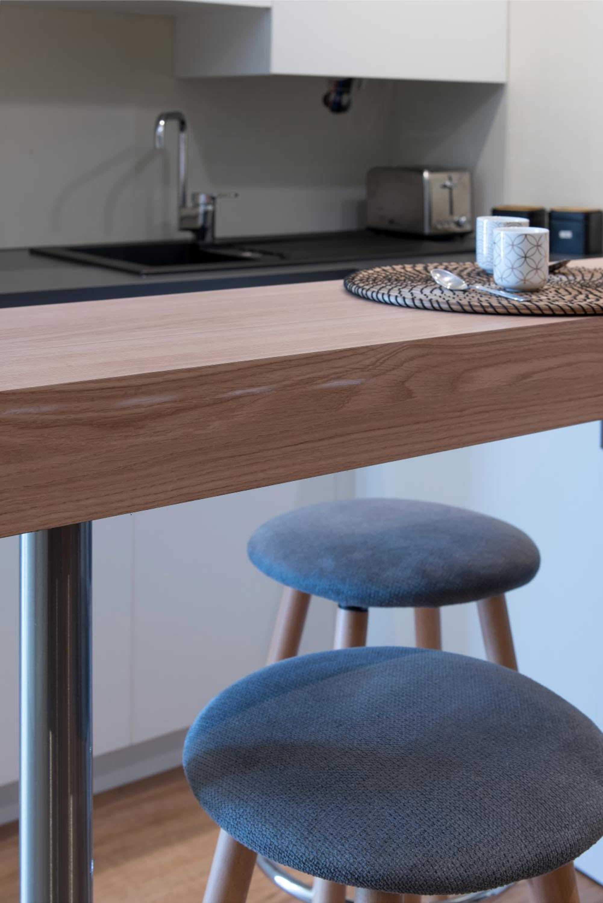 Studio Design Paloma Dark view 4