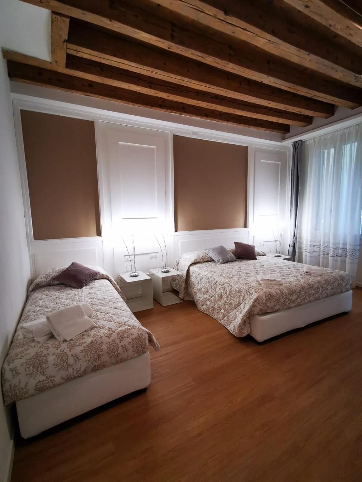 Deluxe 3 Bedroom Flat in Rialto