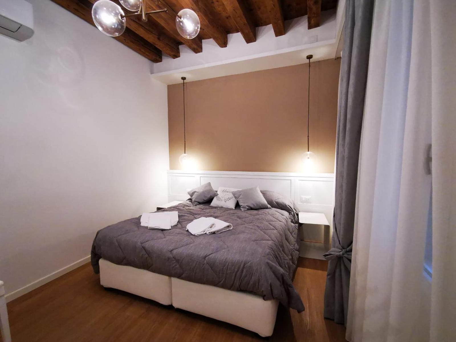 Deluxe 3 Bedroom Flat in Rialto