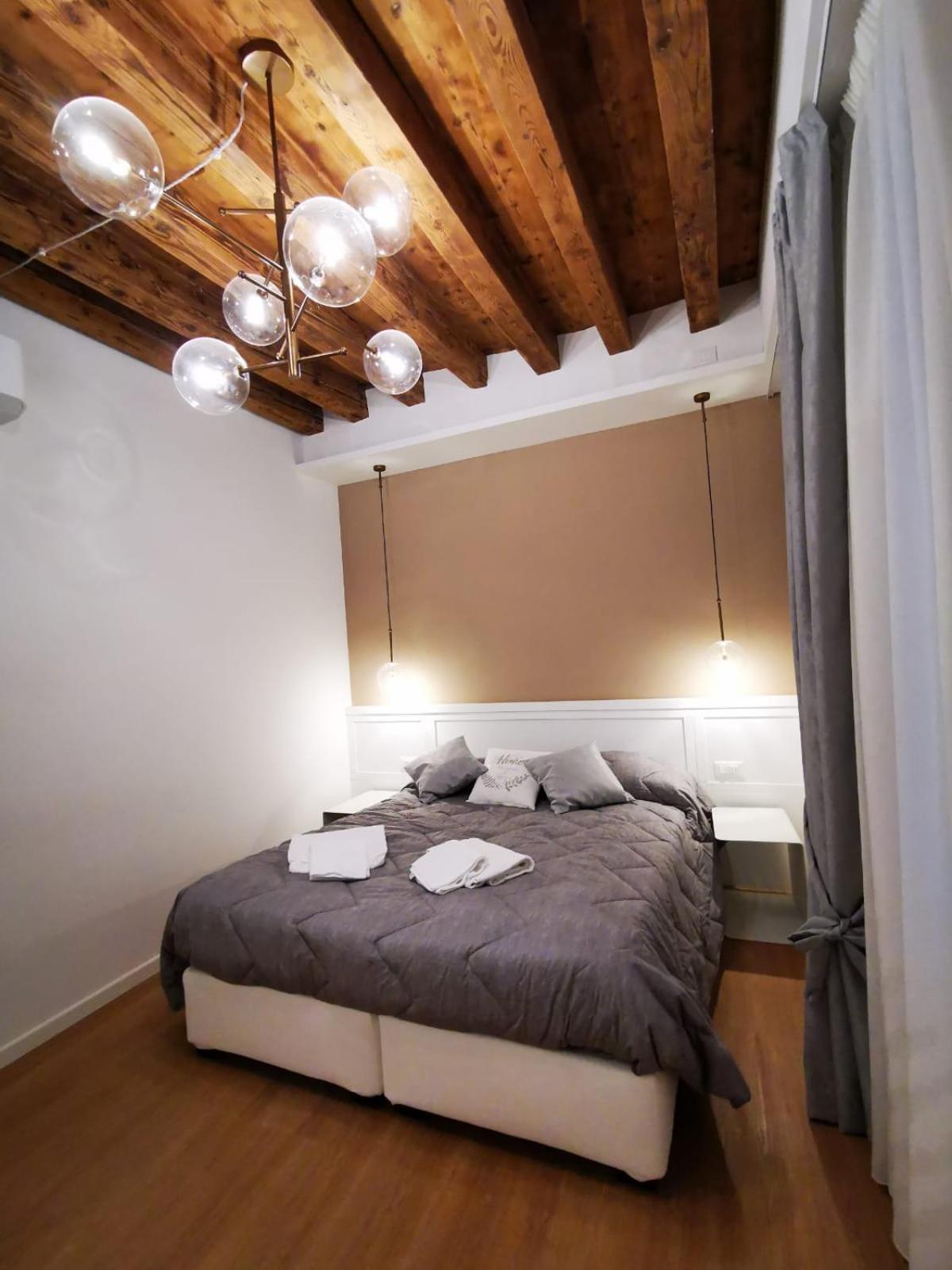 Deluxe 3 Bedroom Flat in Rialto