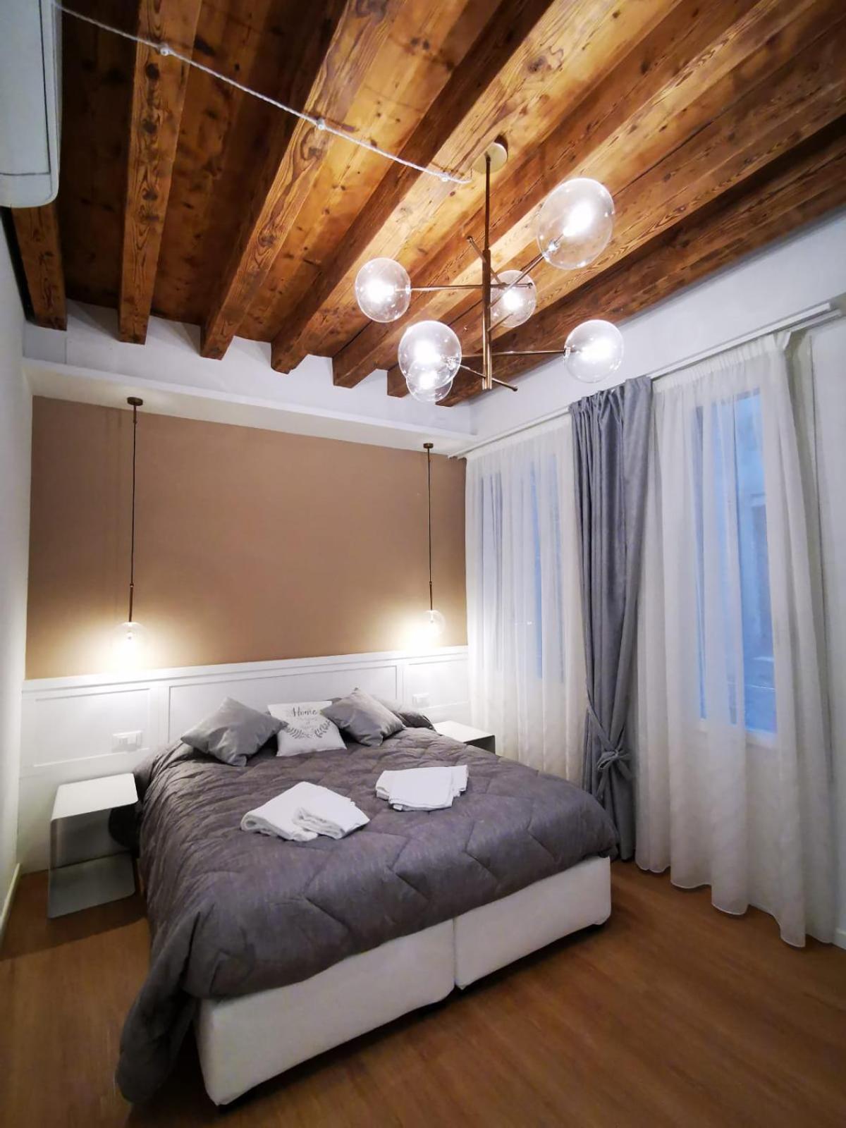 Deluxe 3 Bedroom Flat in Rialto