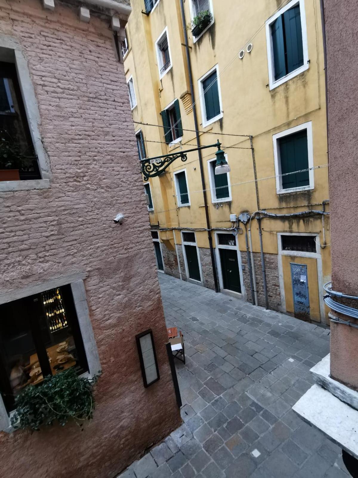 Deluxe 3 Bedroom Flat in Rialto