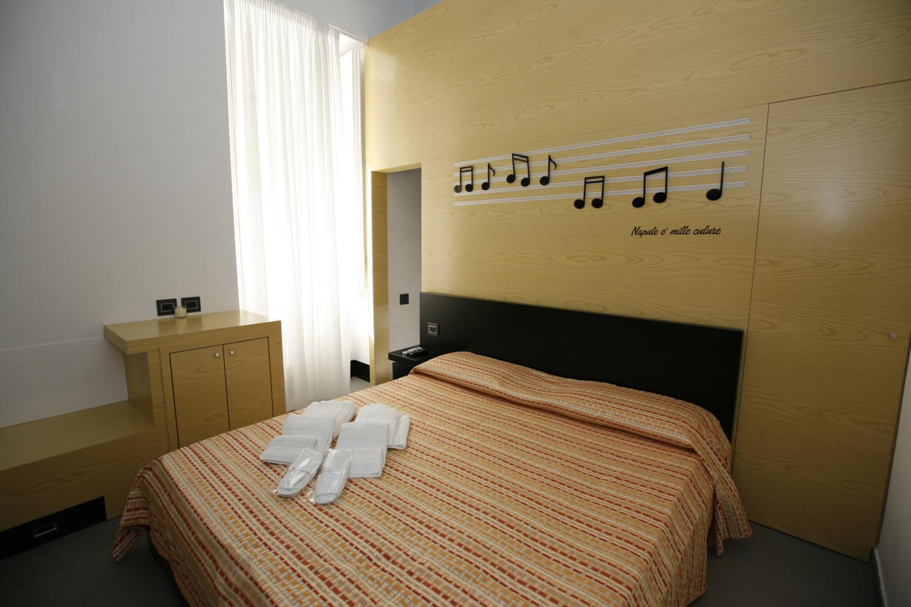 Relais Piazza Del Plebiscito B&B