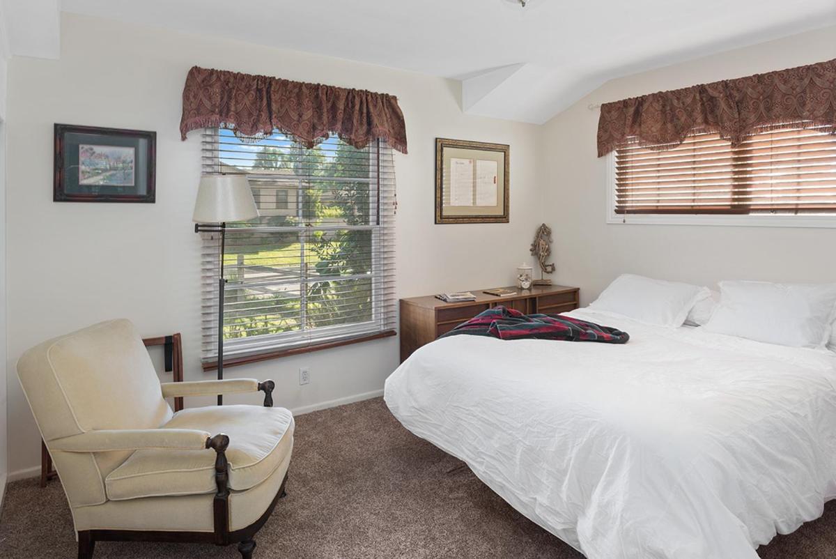 Oak Grove Ranch House view 3