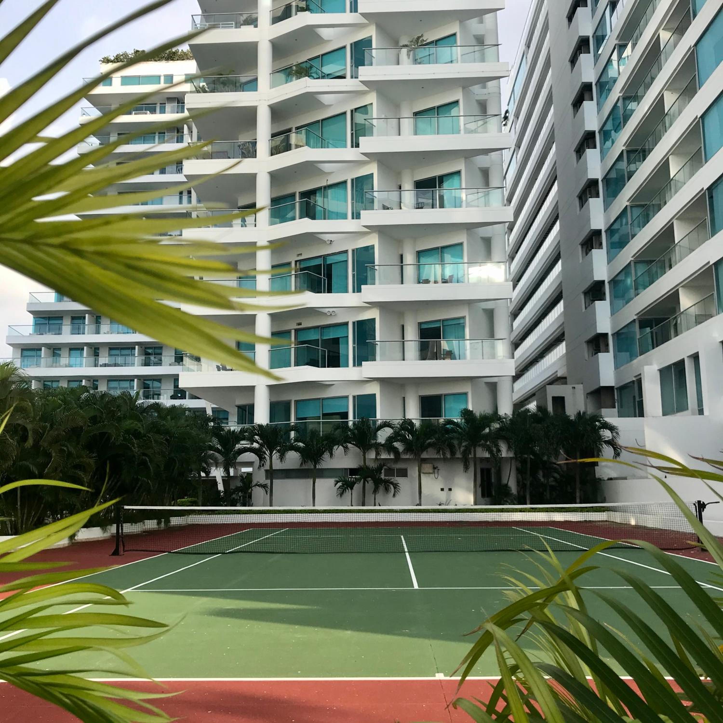 Hotel Lujoso Apartamento Sector Morros Vista al Mar - Image 1