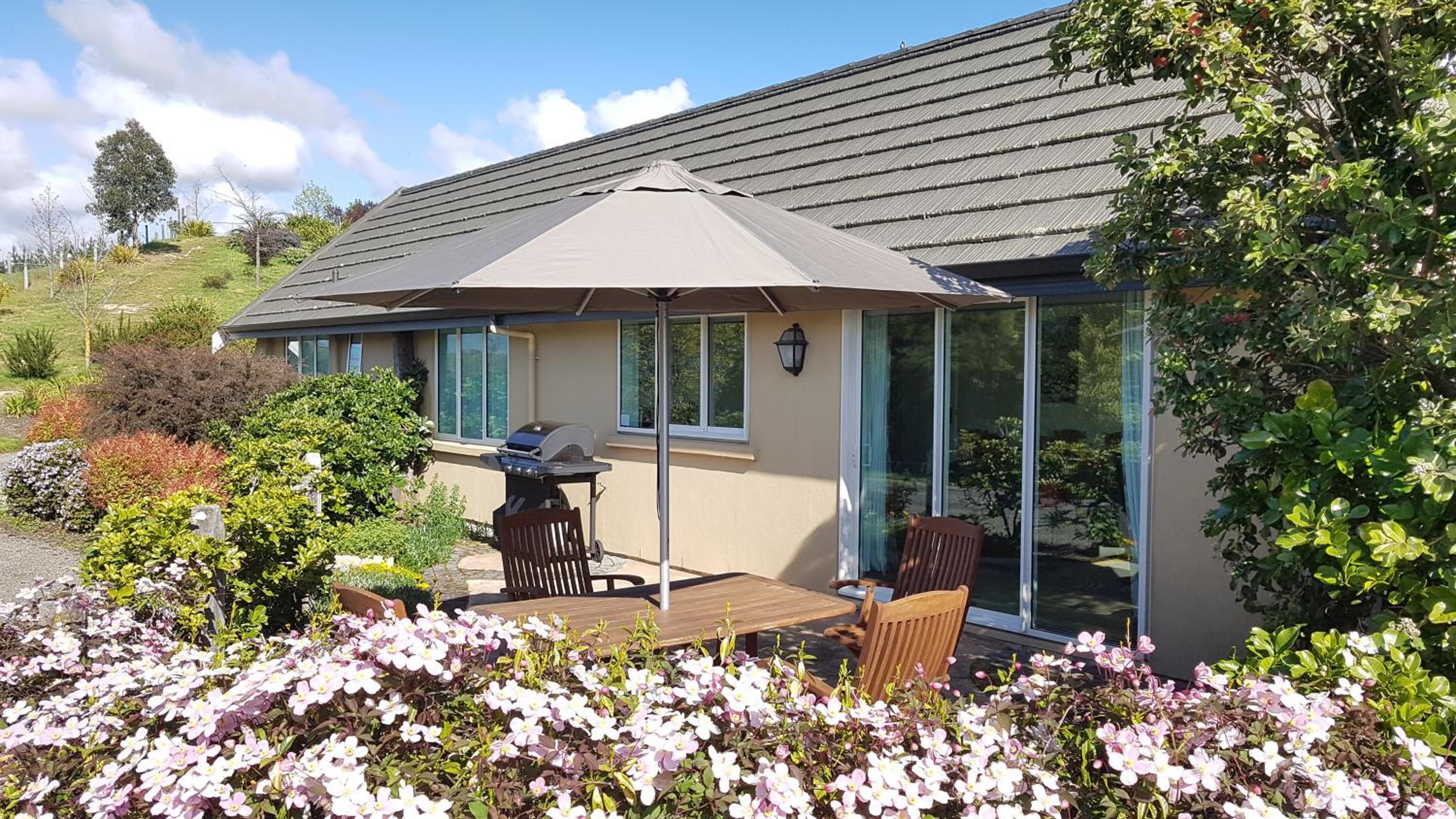 Golden Hills Farm Cottage with Swimming Pool view 5