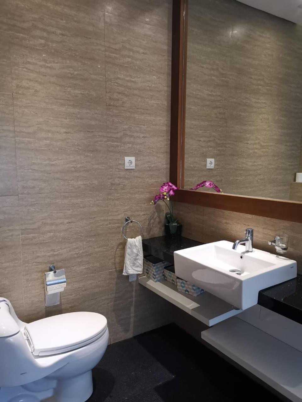 Vimala Hills Resort Cozy Villa Puncak Gadog Bogor