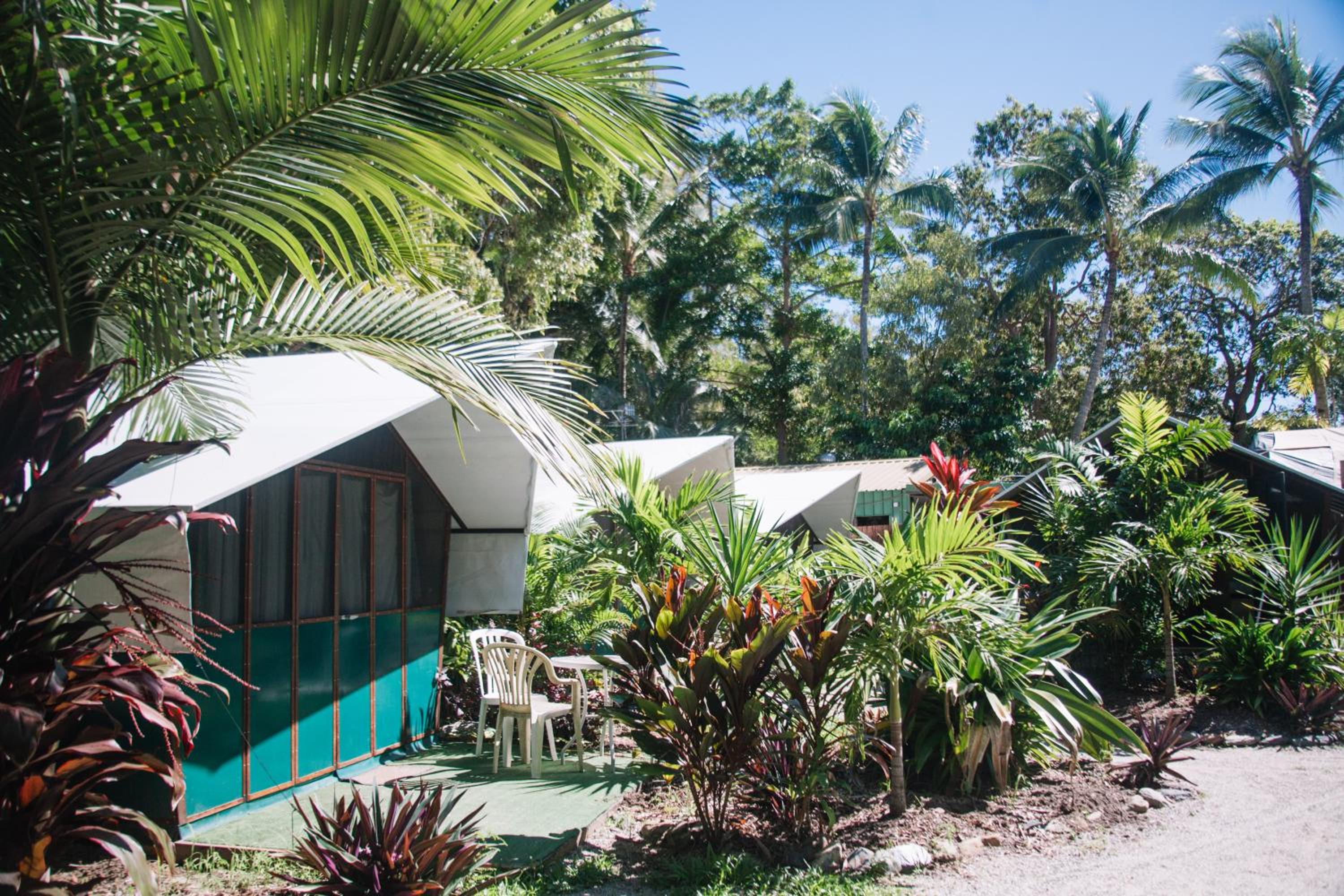 Dougies Backpackers Resort