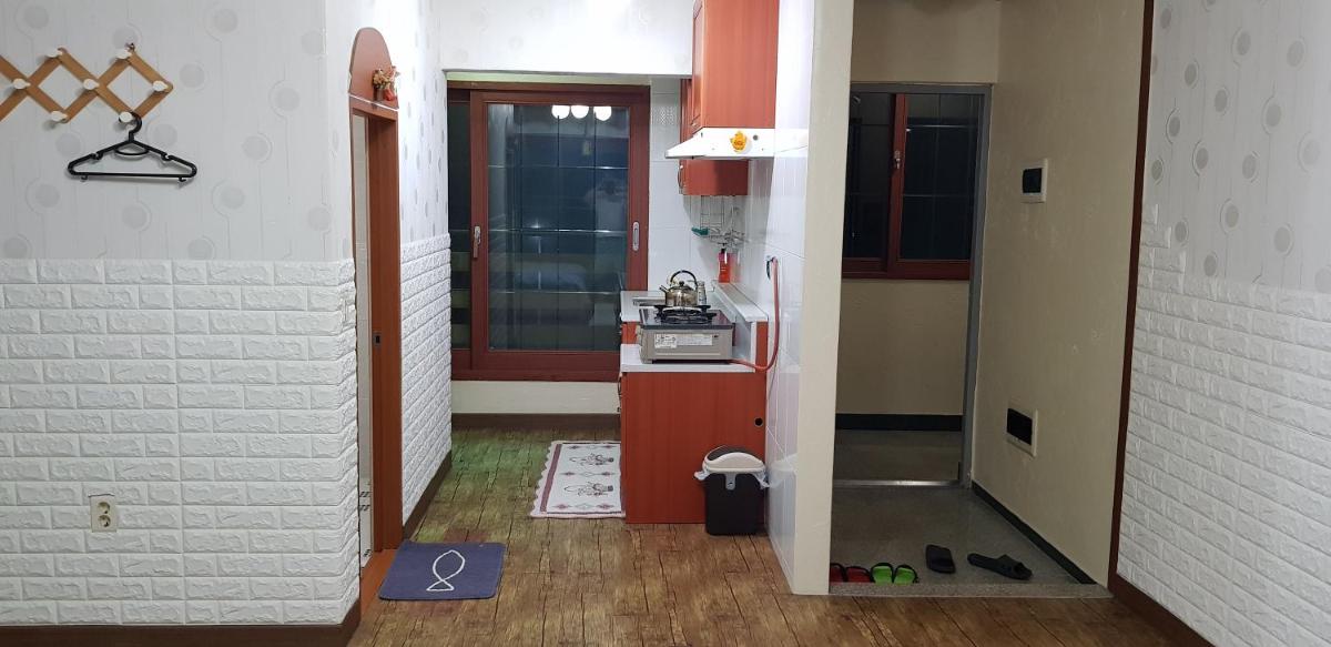 Jun House