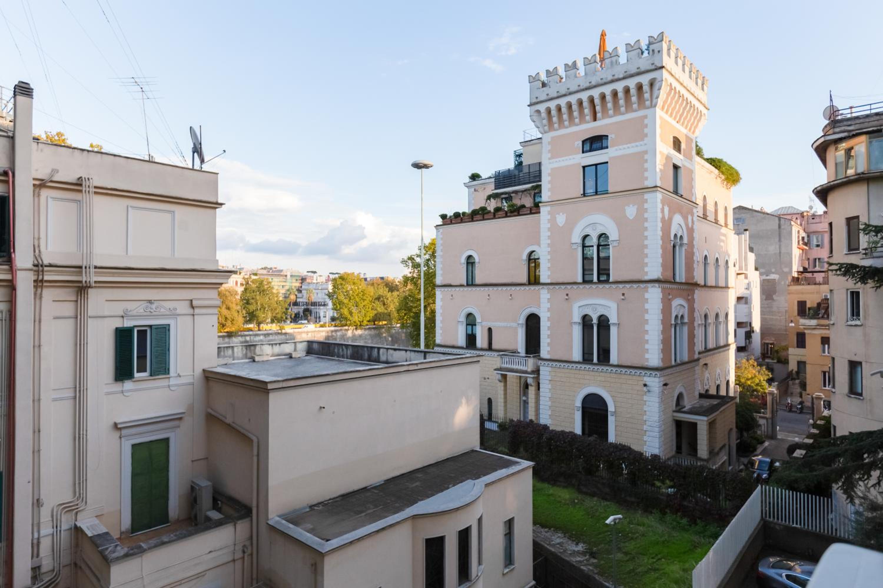 Giulio Cesare Apartment