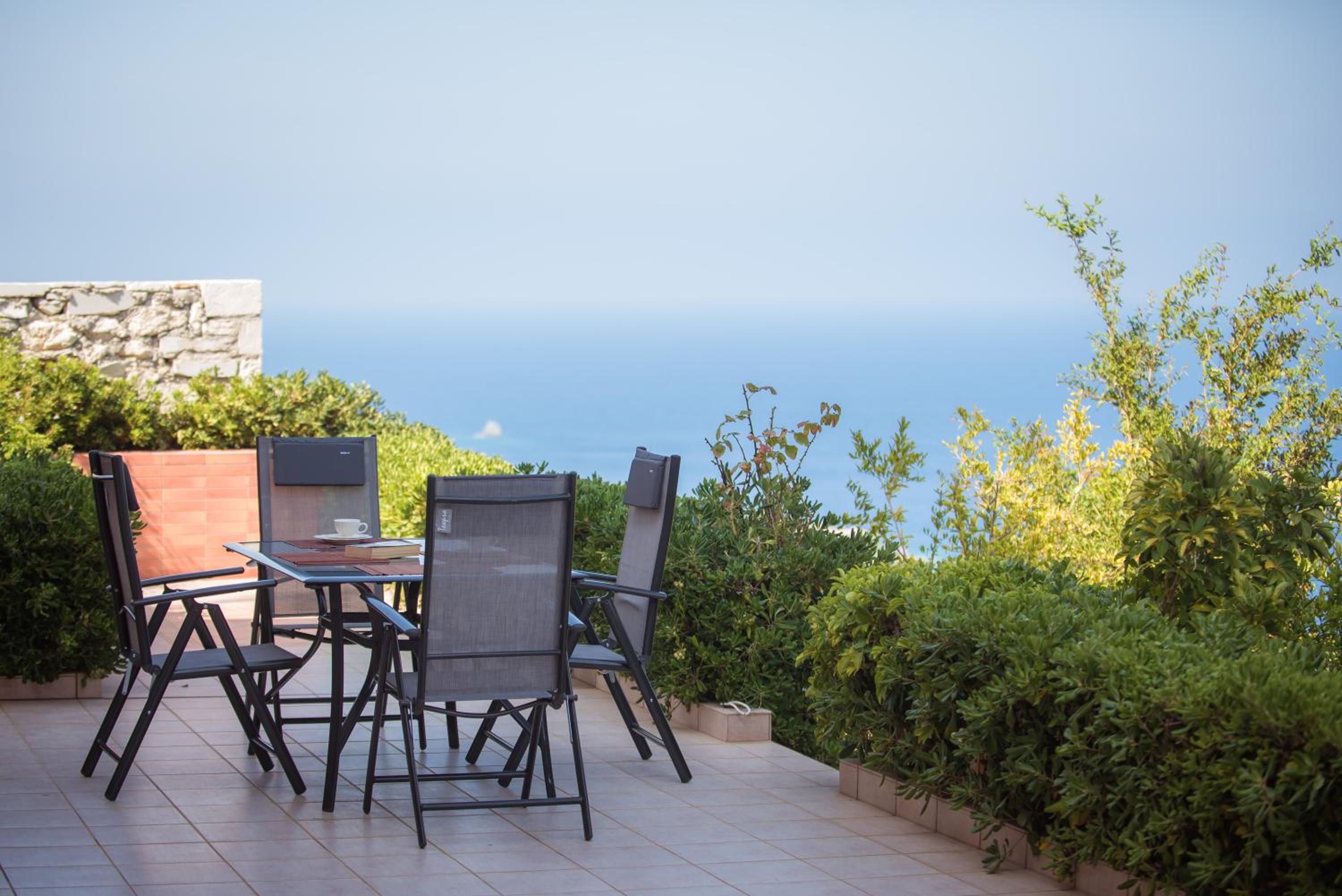 FNK Apartments with Sea View