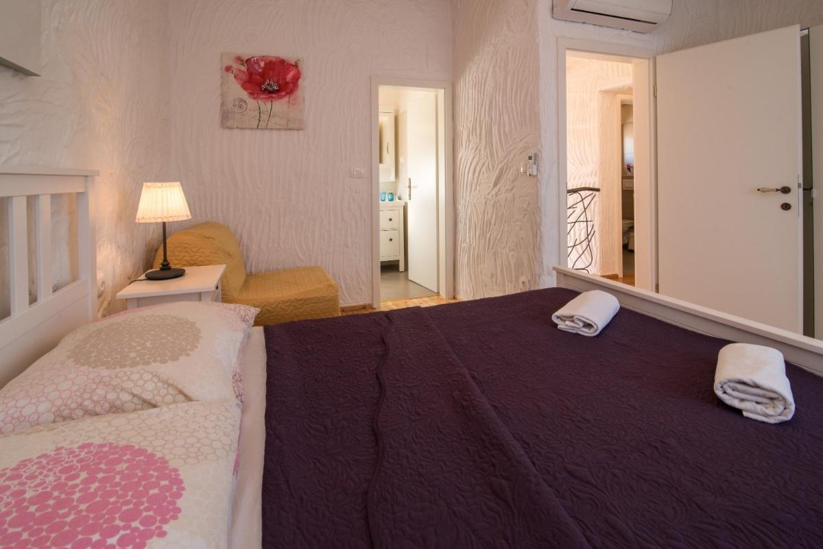 Villa Mari-with pool en Vrbnik