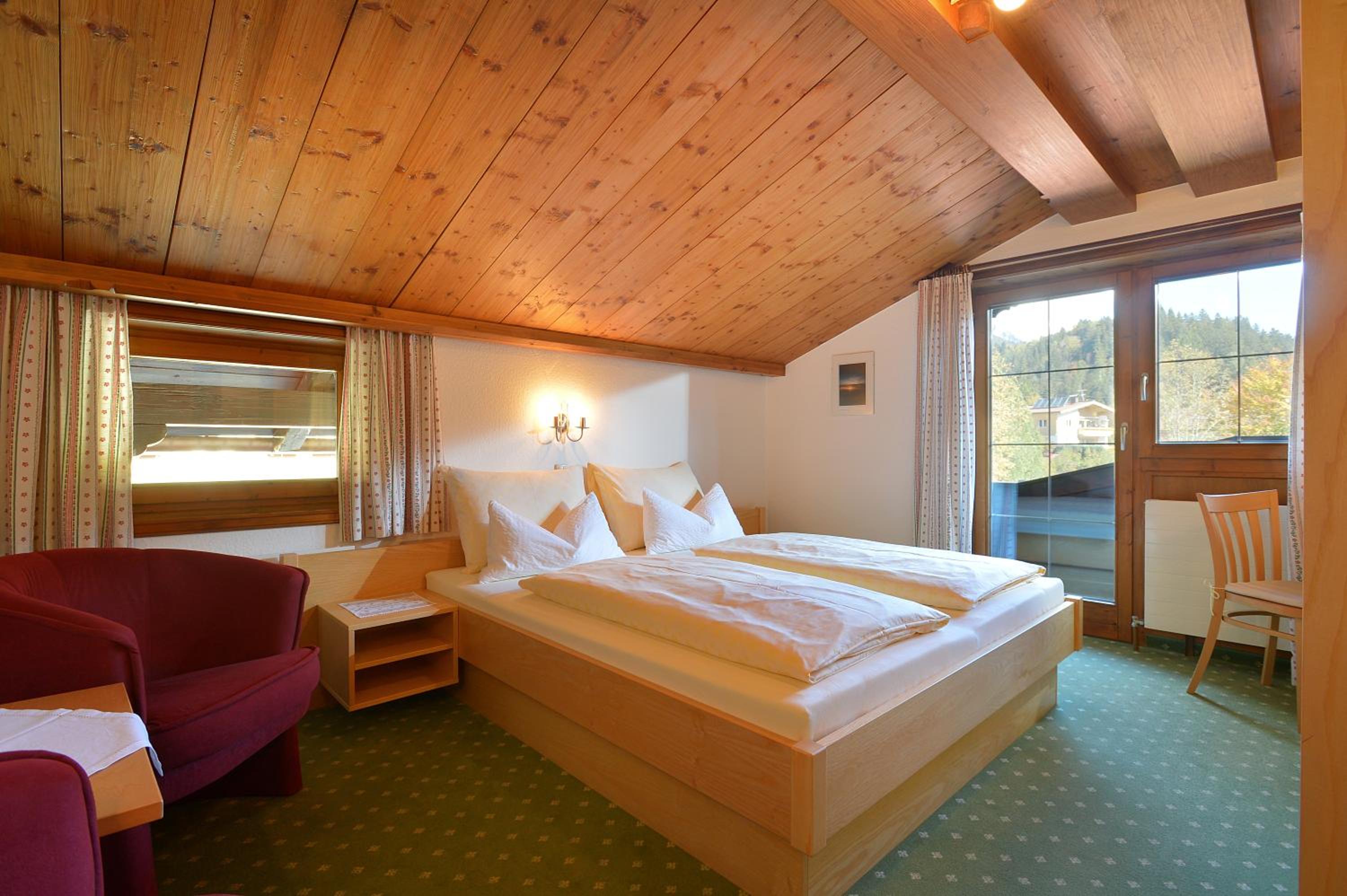 Pension Hinterholzer Apartments und Zimmer