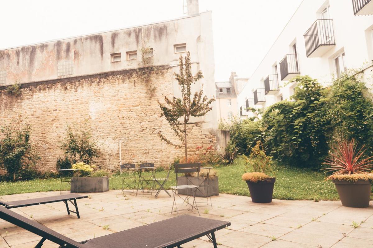 outdoor BBQ area