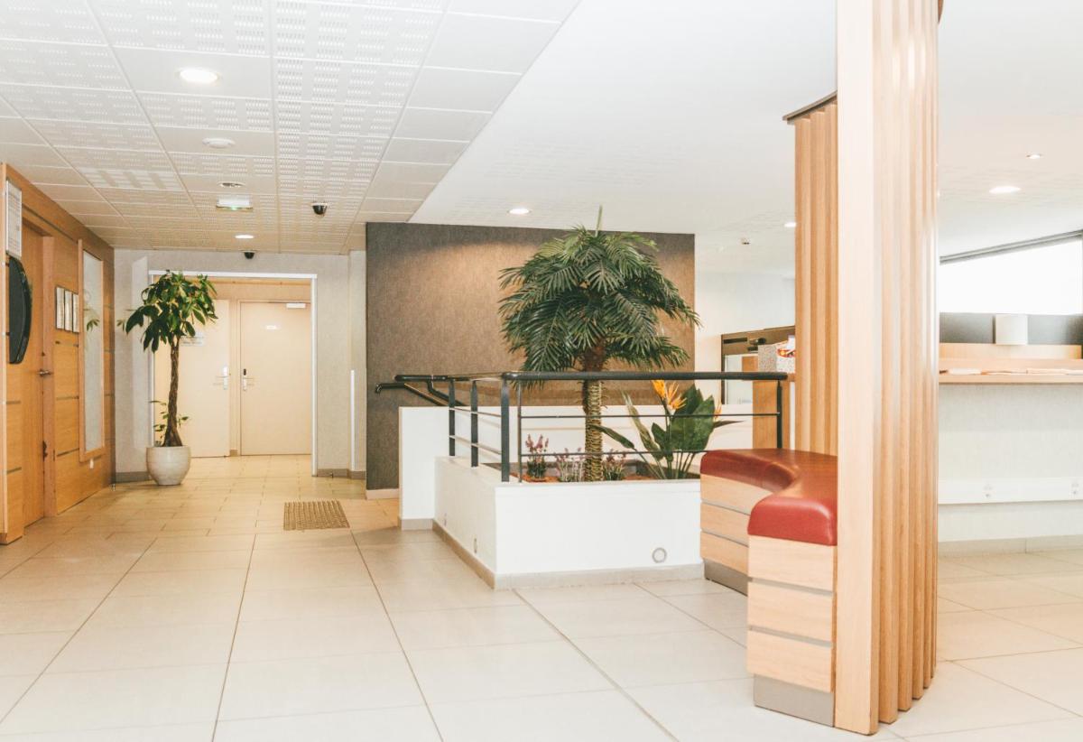 hotel reception
