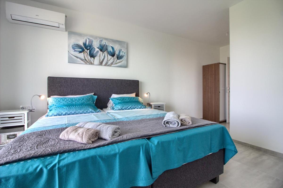Modern villa Horizont with sea view pool and playroom view 4