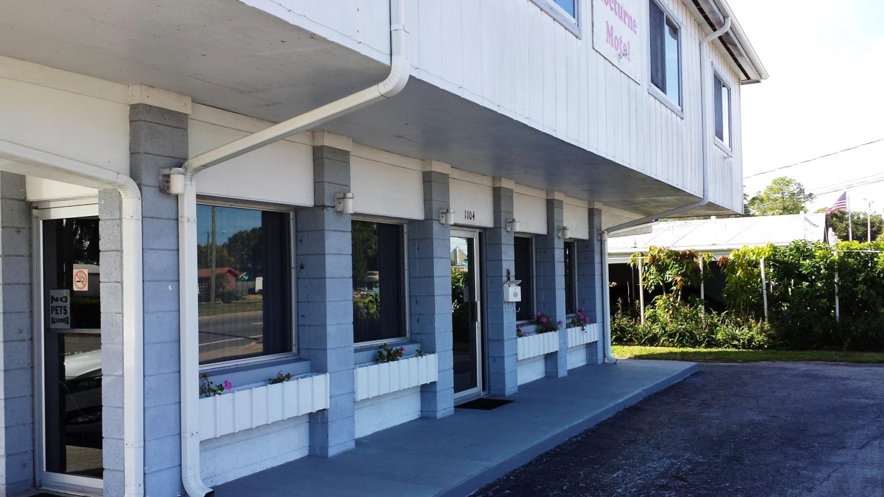 Nocturne Motel